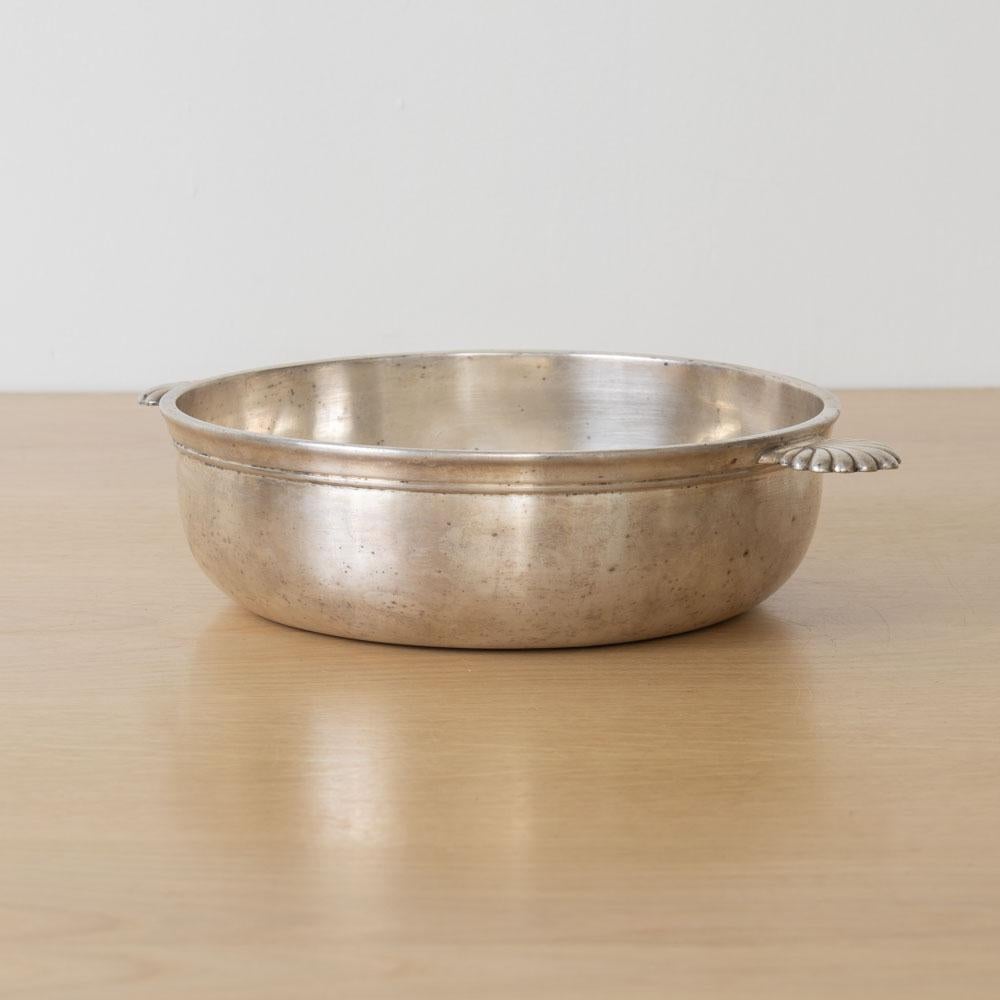 Milieu du XXe siècle Grand bol en argent Art Déco français en vente