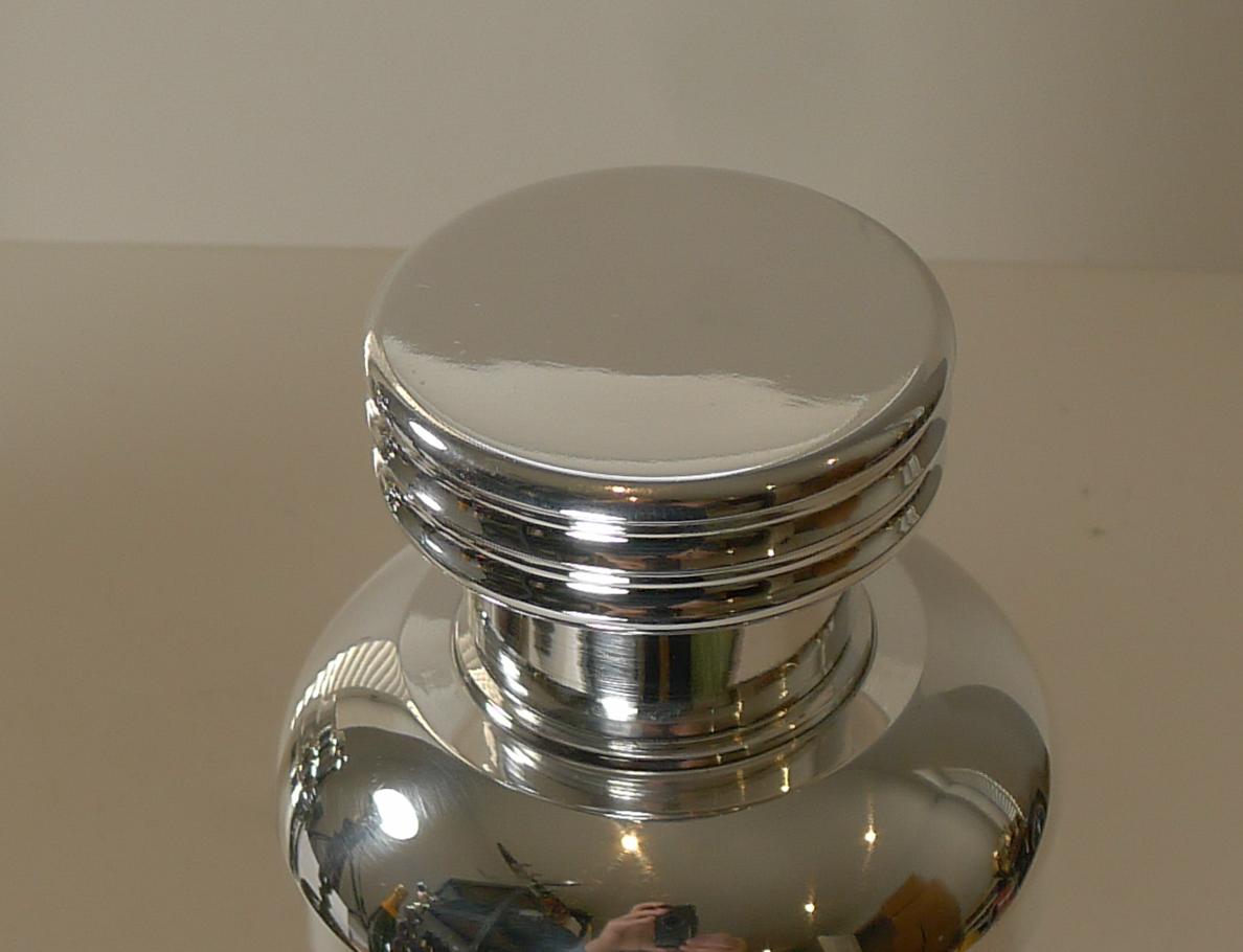 Large French Art Deco Silver Plated Cocktail Shaker, c.1925 In Good Condition In Bath, GB