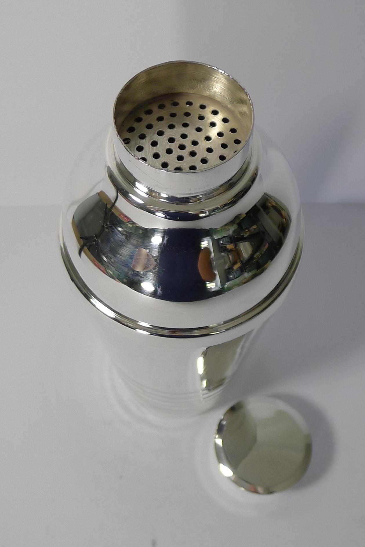 Mid-20th Century Large French Art Deco Silver Plated Cocktail Shaker, circa 1930