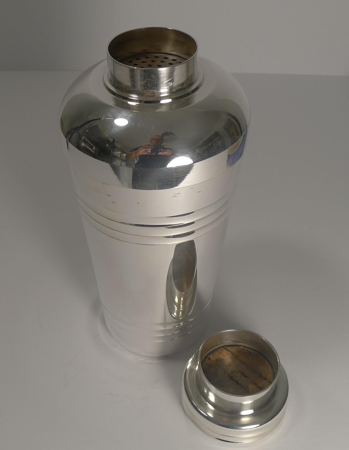 Large French Art Deco Silver Plated Cocktail Shaker, circa 1930 1