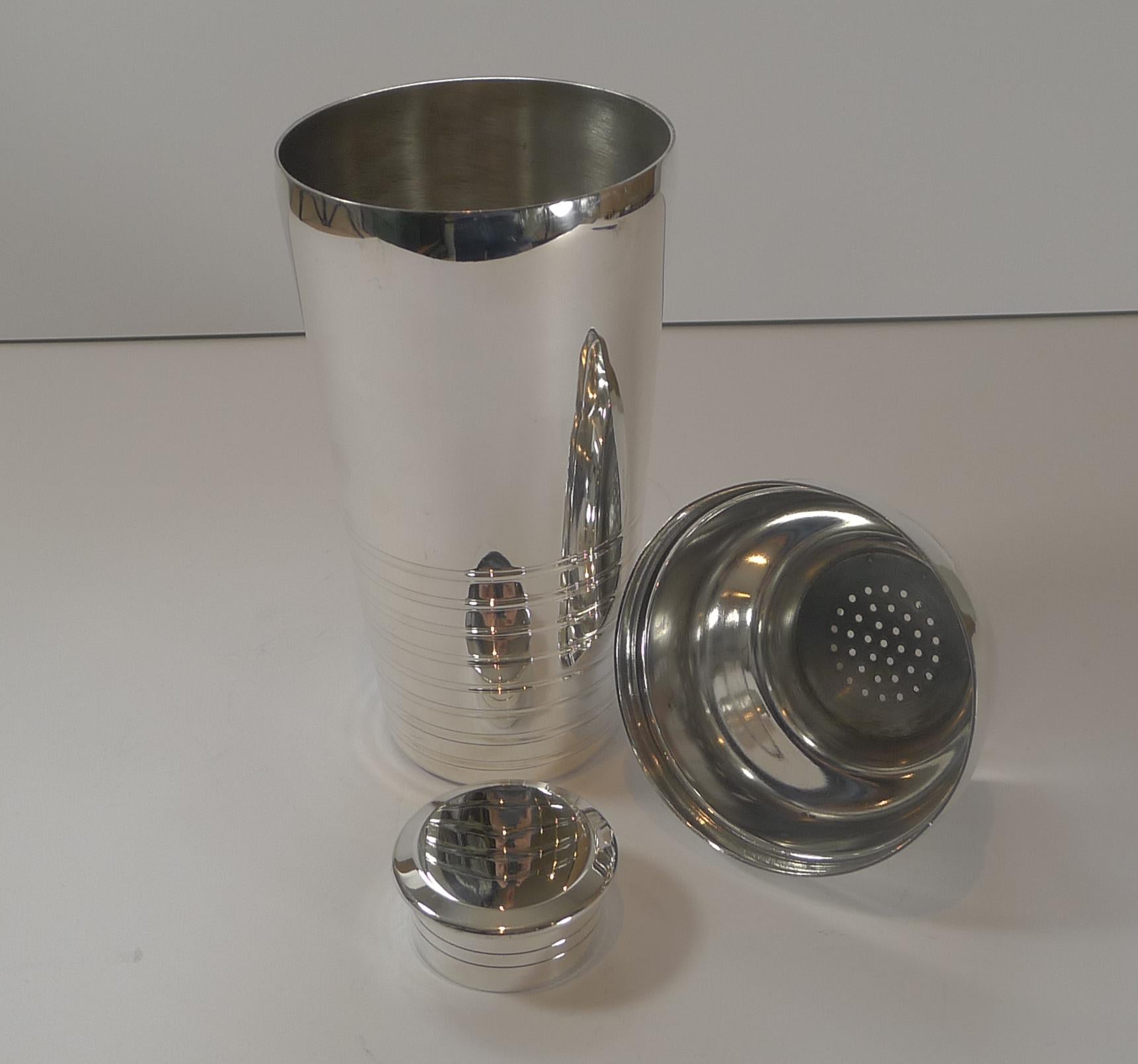 Large French Art Deco Silver Plated Cocktail Shaker, circa 1930 2