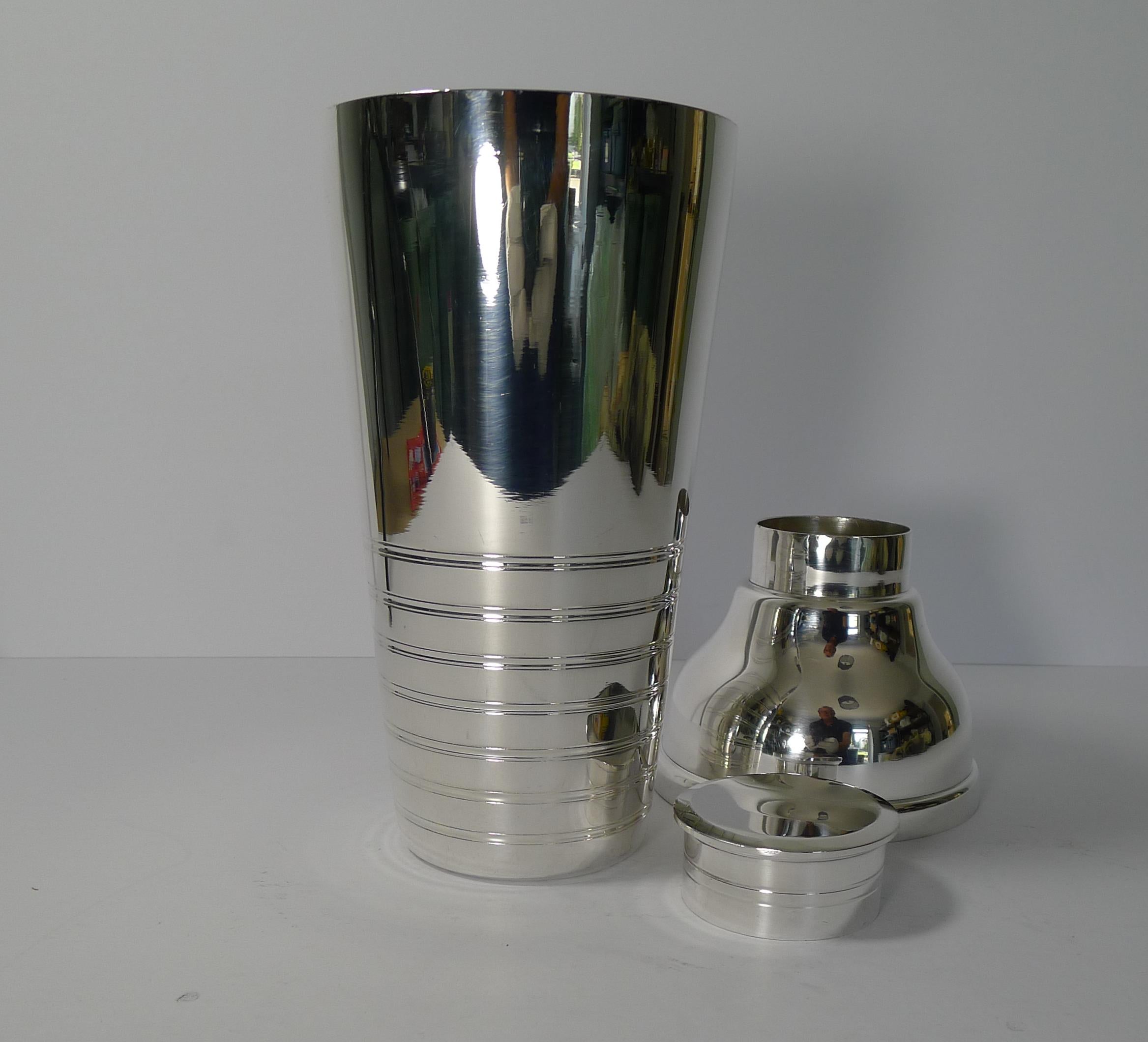 Large French Art Deco Silver Plated Cocktail Shaker, circa 1930 2