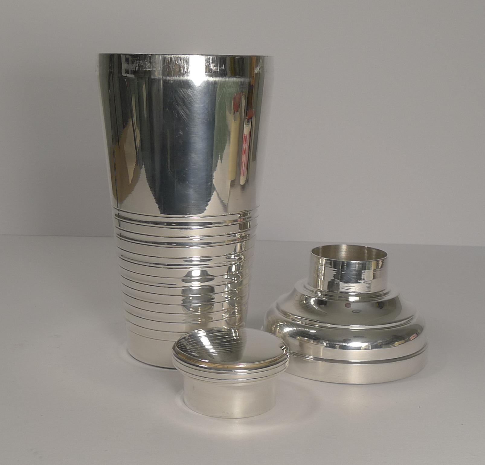 Large French Art Deco Silver Plated Cocktail Shaker, circa 1930 3