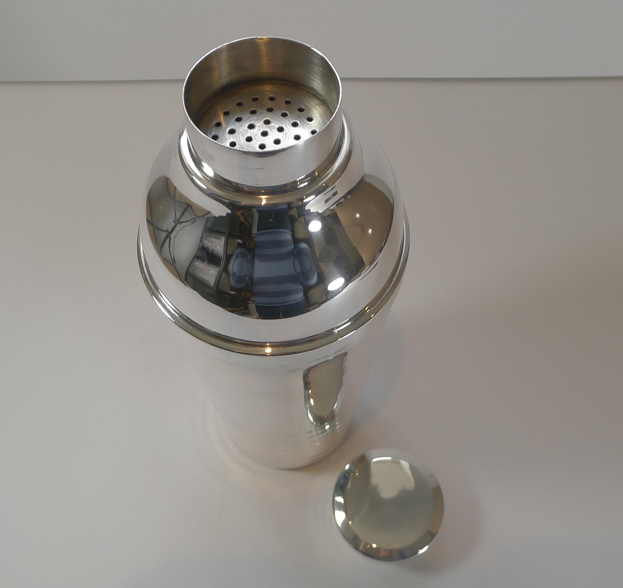 Large French Art Deco Silver Plated Cocktail Shaker, circa 1930 3