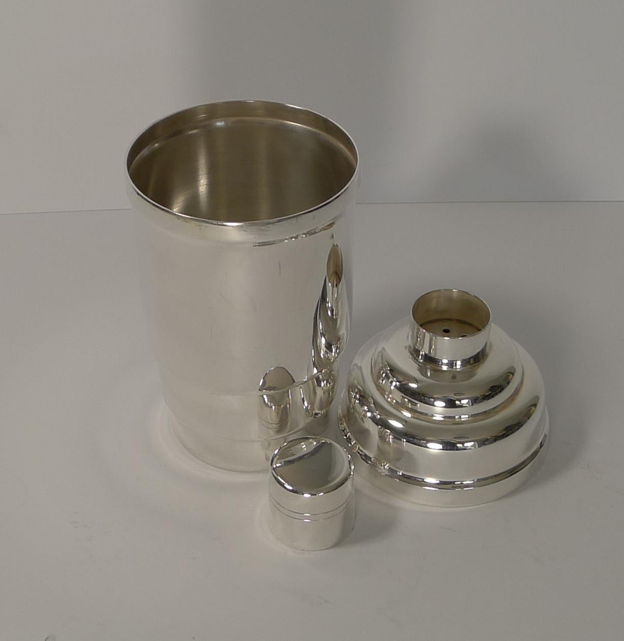 Large French Art Deco Silver Plated Cocktail Shaker, circa 1930 4