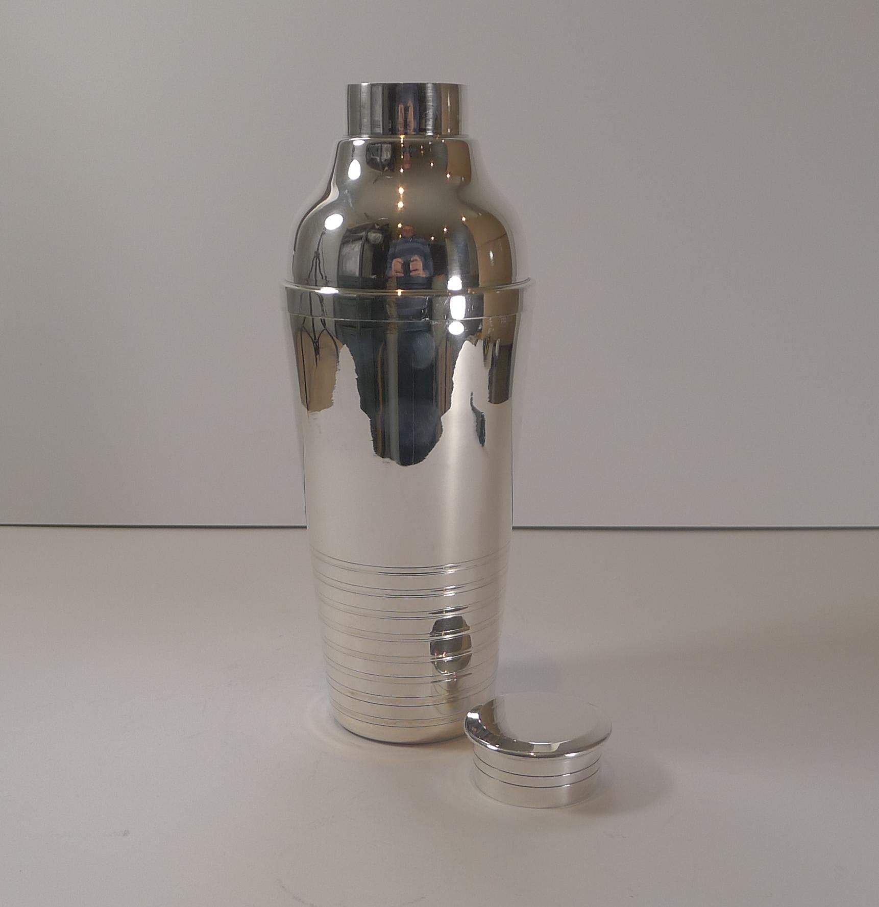 Large French Art Deco Silver Plated Cocktail Shaker, circa 1930 5