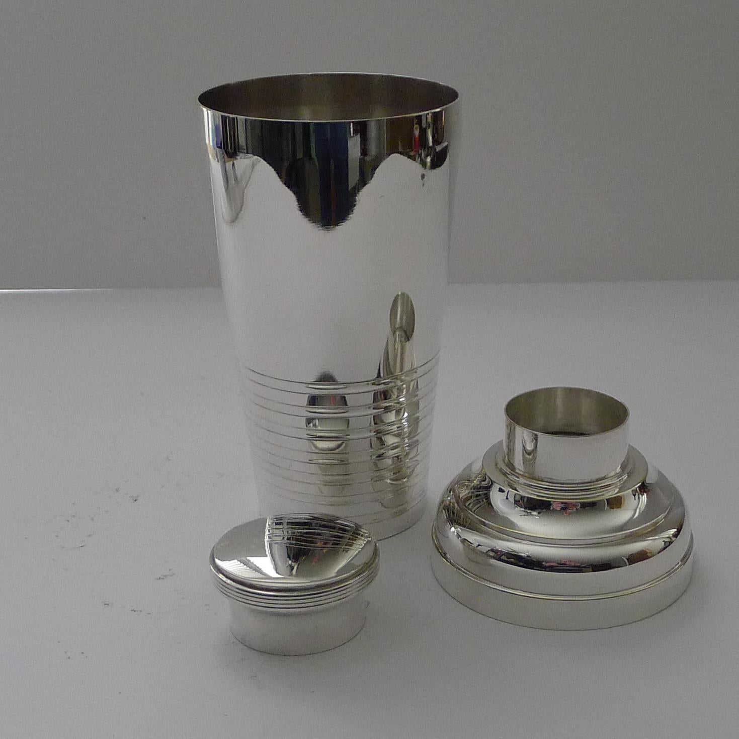 Large French Art Deco Silver Plated Cocktail Shaker For Sale 4