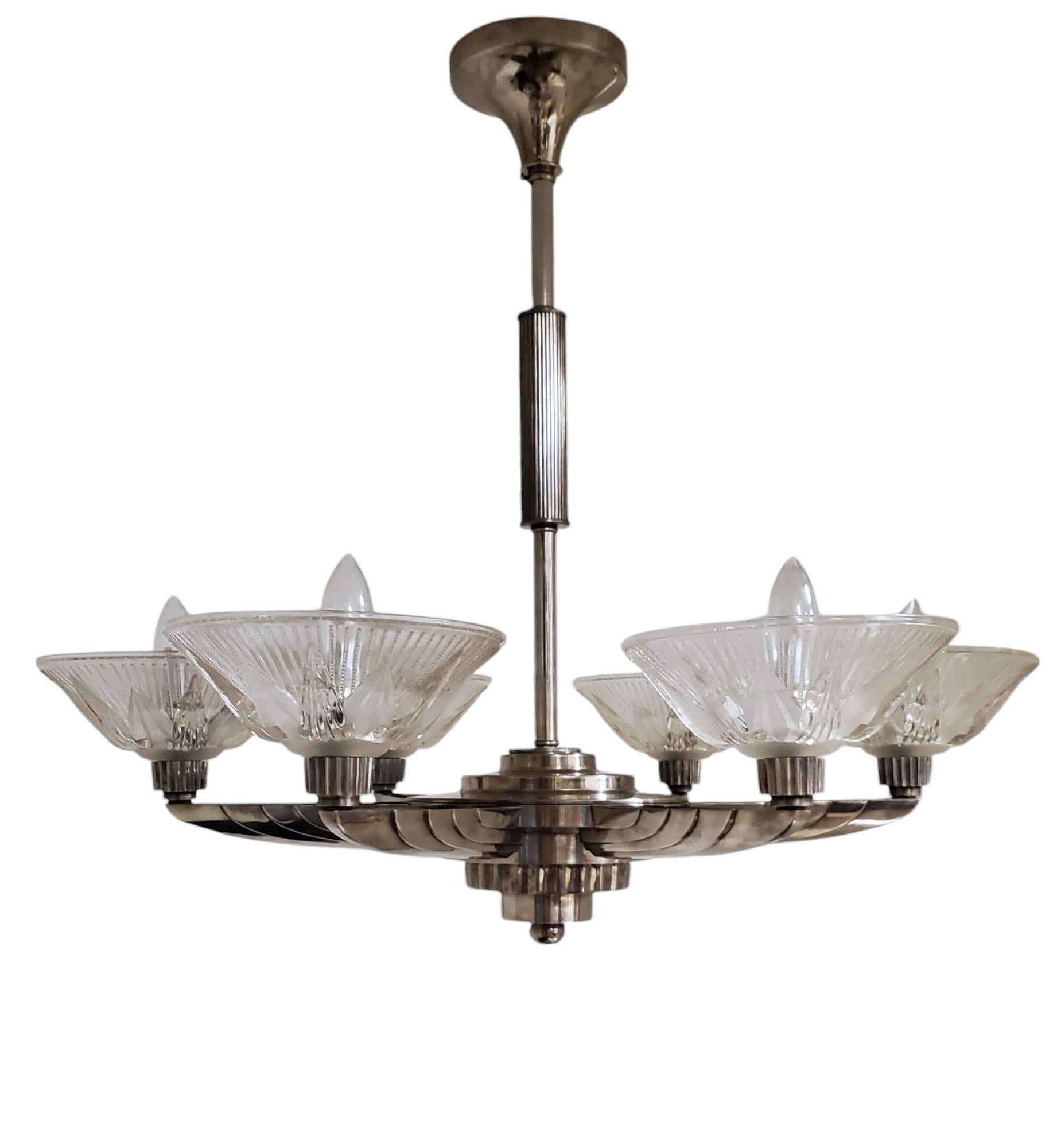 Large French Art Deco six arm nickeled bronze, art glass star chandelier Petitot For Sale 7