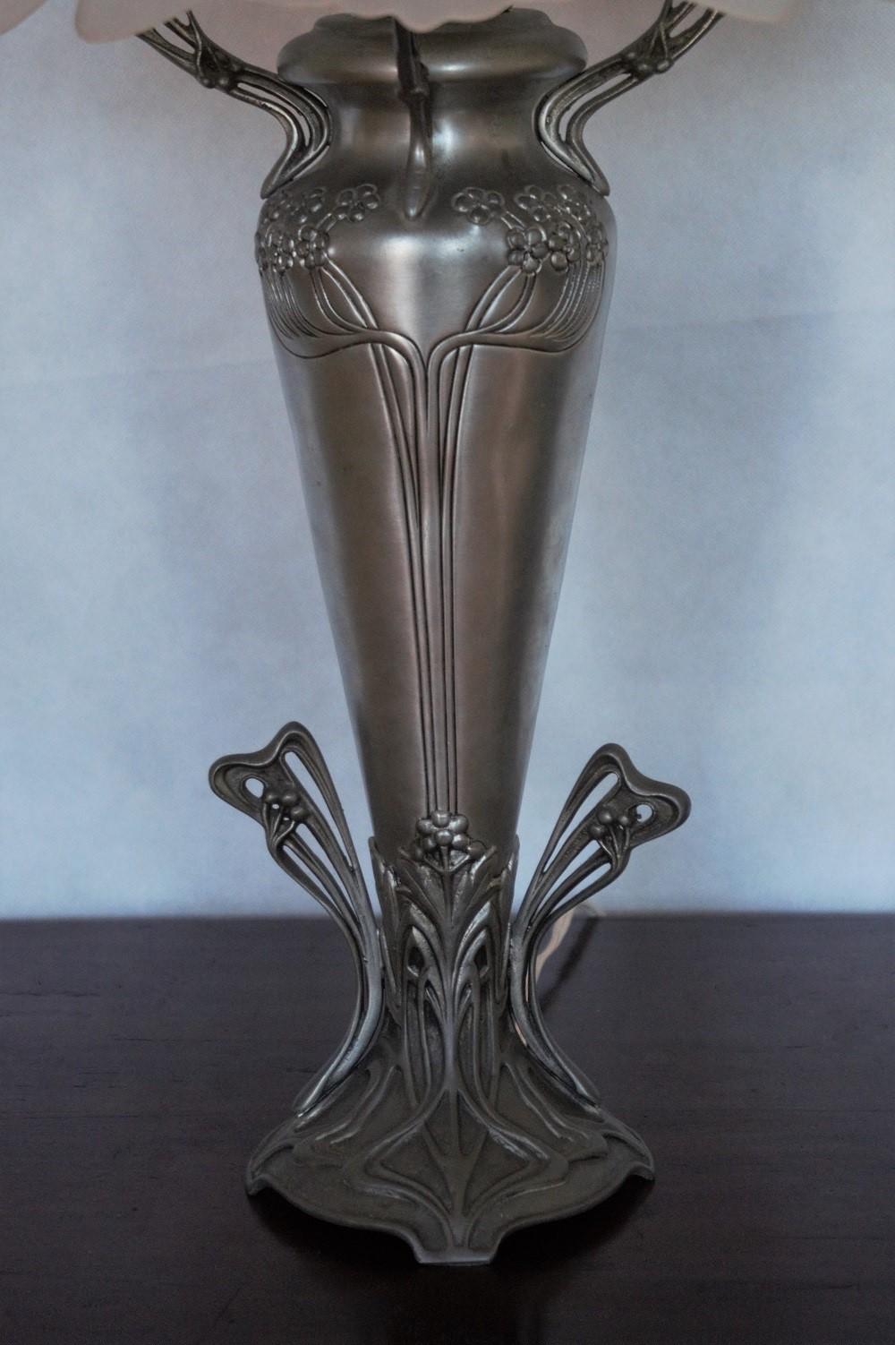 Lampe de bureau Art déco française avec vase, années 1930 en vente 2