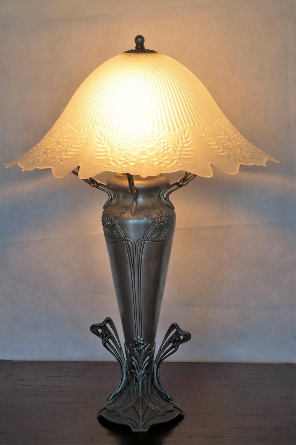 Verre Lampe de bureau Art déco française avec vase, années 1930 en vente