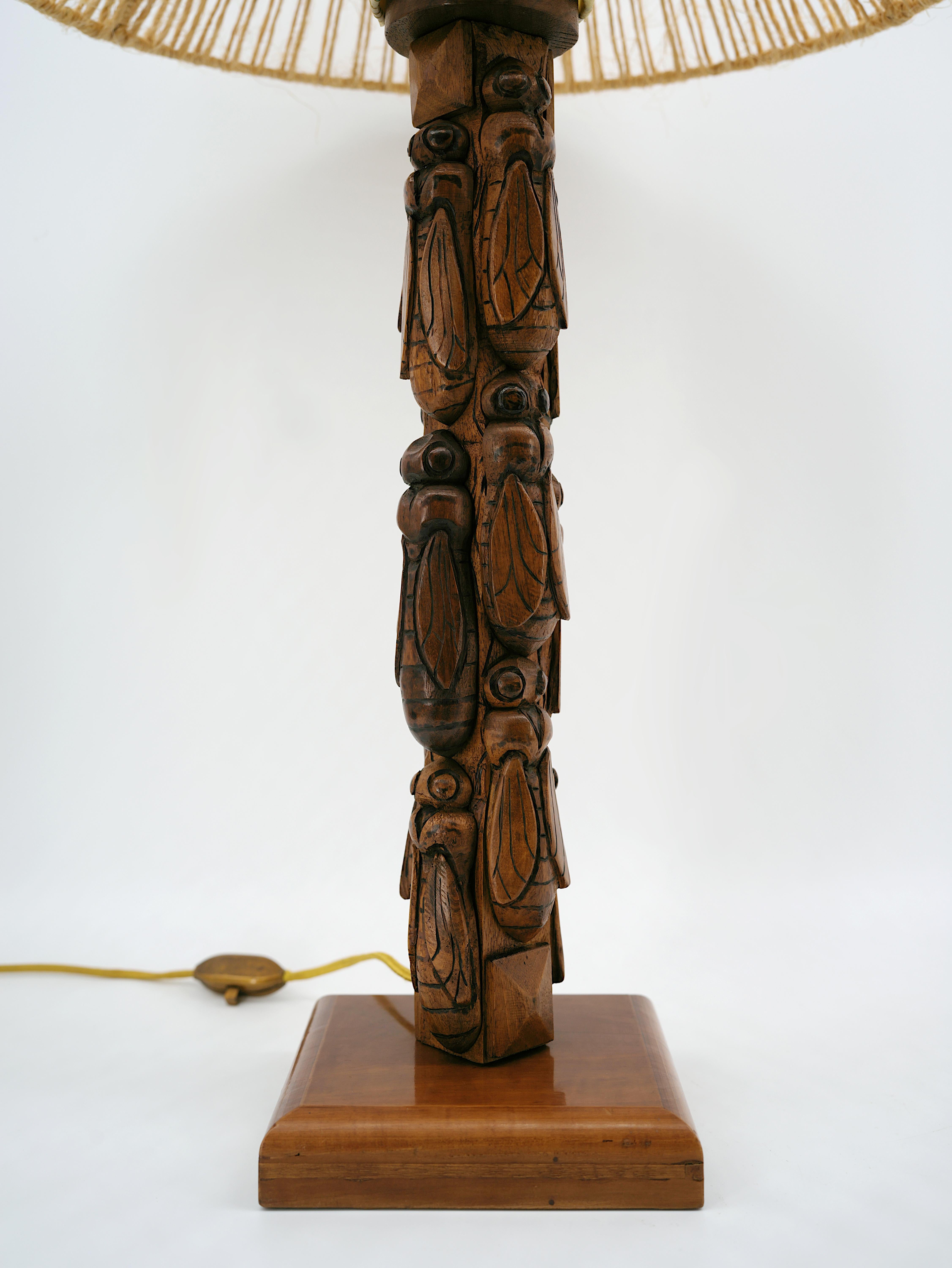 Gran lámpara de sobremesa francesa Art Déco de madera de cigarra, años 30 Art Decó en venta