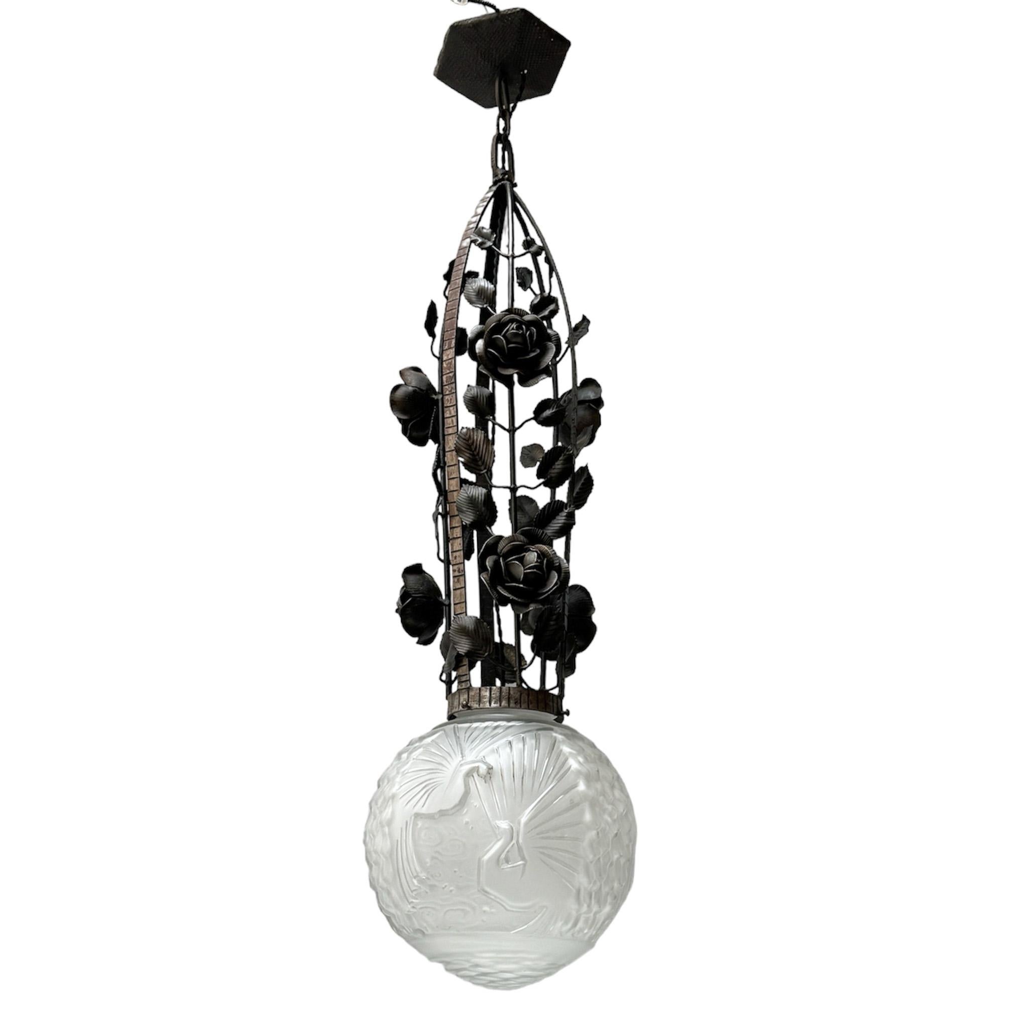 Mid-20th Century Large French Art Deco Wrought Iron Pendant by Muller Frères Luneville, 1930s