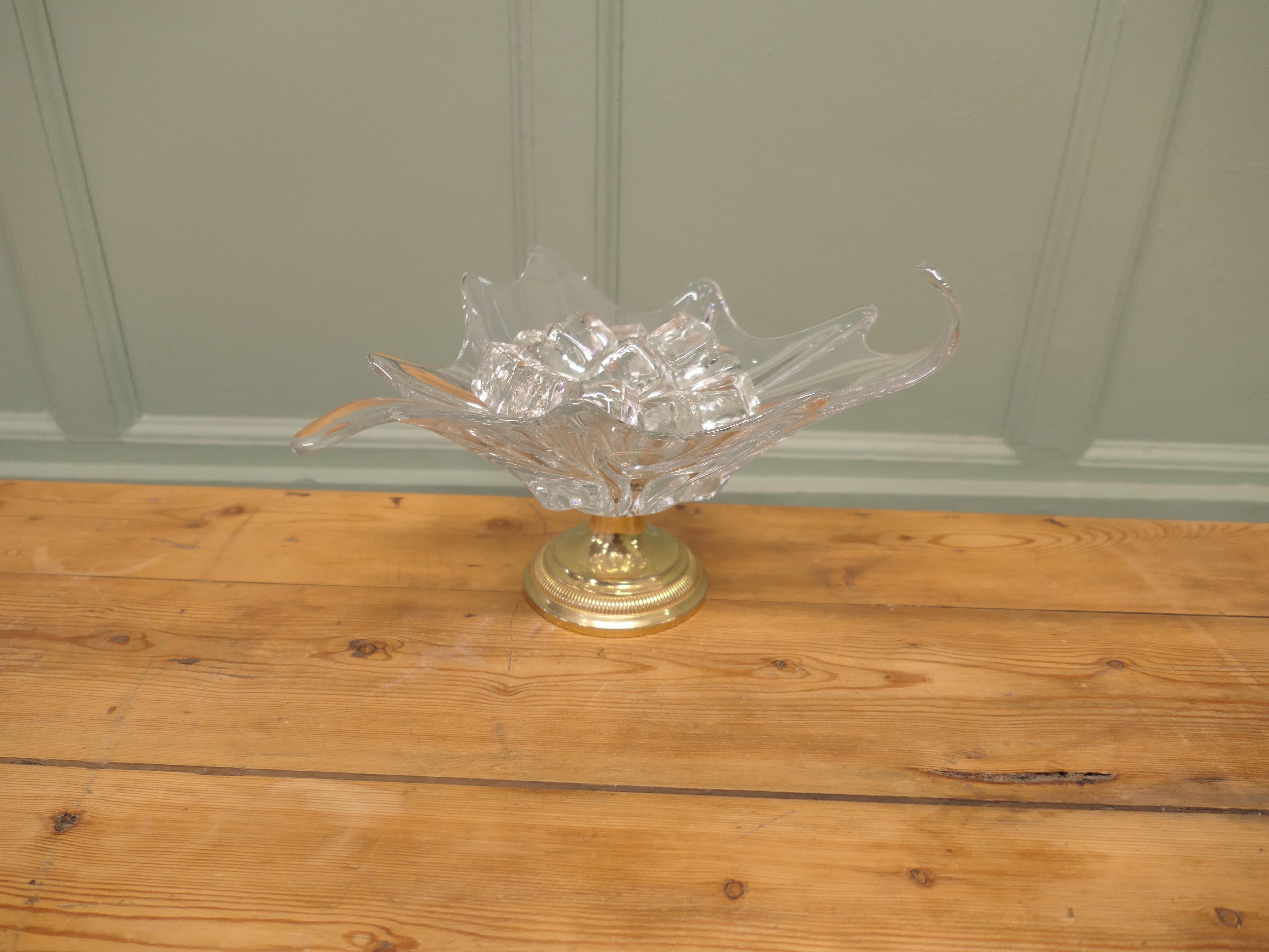 Grand plat Tazza en verre d'art français et laiton Bon état - En vente à Godshill, Isle of Wight