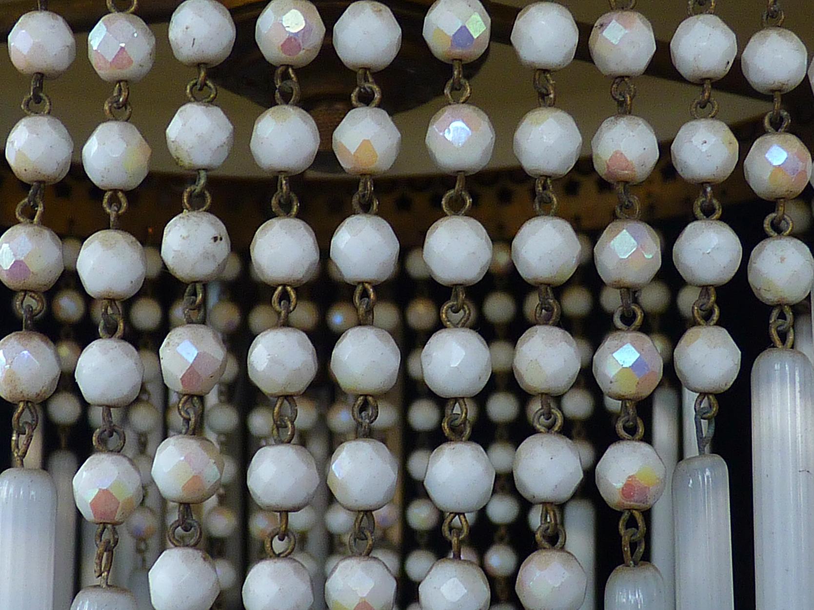 Großer französischer Jugendstil Art Deco Bernstein Glas Perlen Fransen vergoldet Kronleuchter 1930 im Zustand „Gut“ im Angebot in Coimbra, PT
