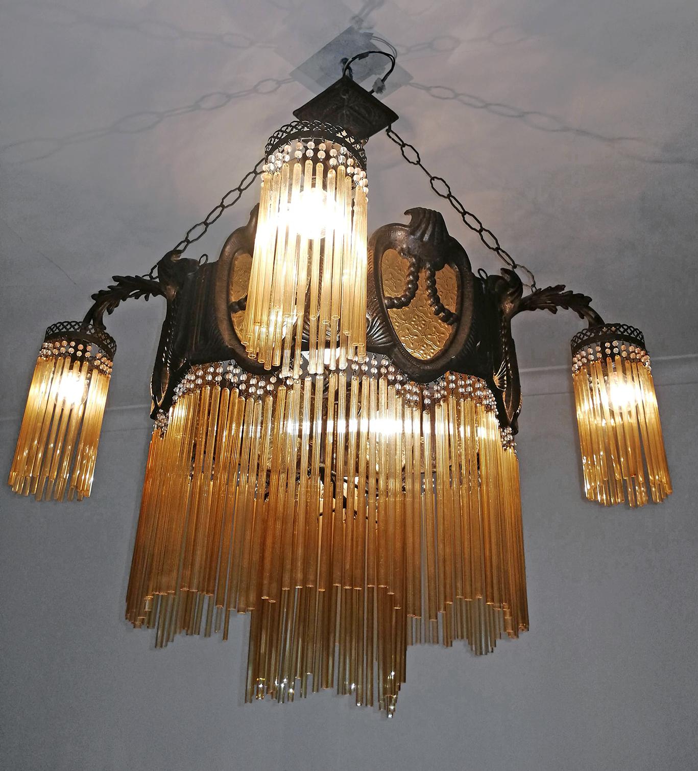 Large French Art Nouveau and Art Deco Amber Glass Straws Bronze Chandelier c1900 In Good Condition For Sale In Coimbra, PT