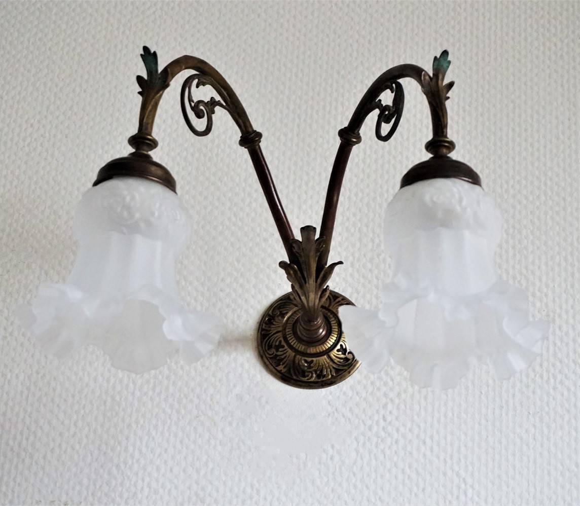 Large French Art Nouveau Bronze Two-Arm Wall Sconce, circa 1900-1910 In Excellent Condition In Frankfurt am Main, DE