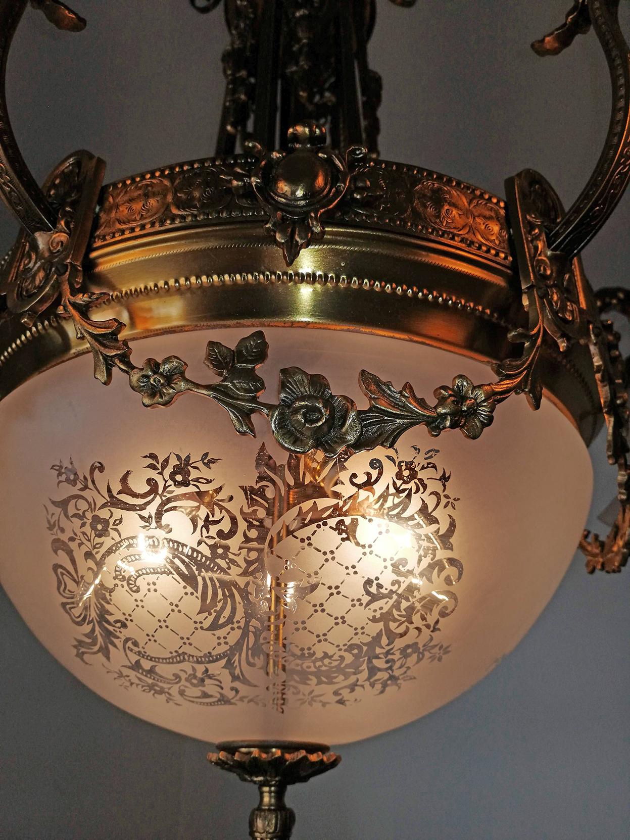 Large French Art Nouveau Empire Caryatids Gilt Bronze Etched & Glass Chandelier For Sale 6