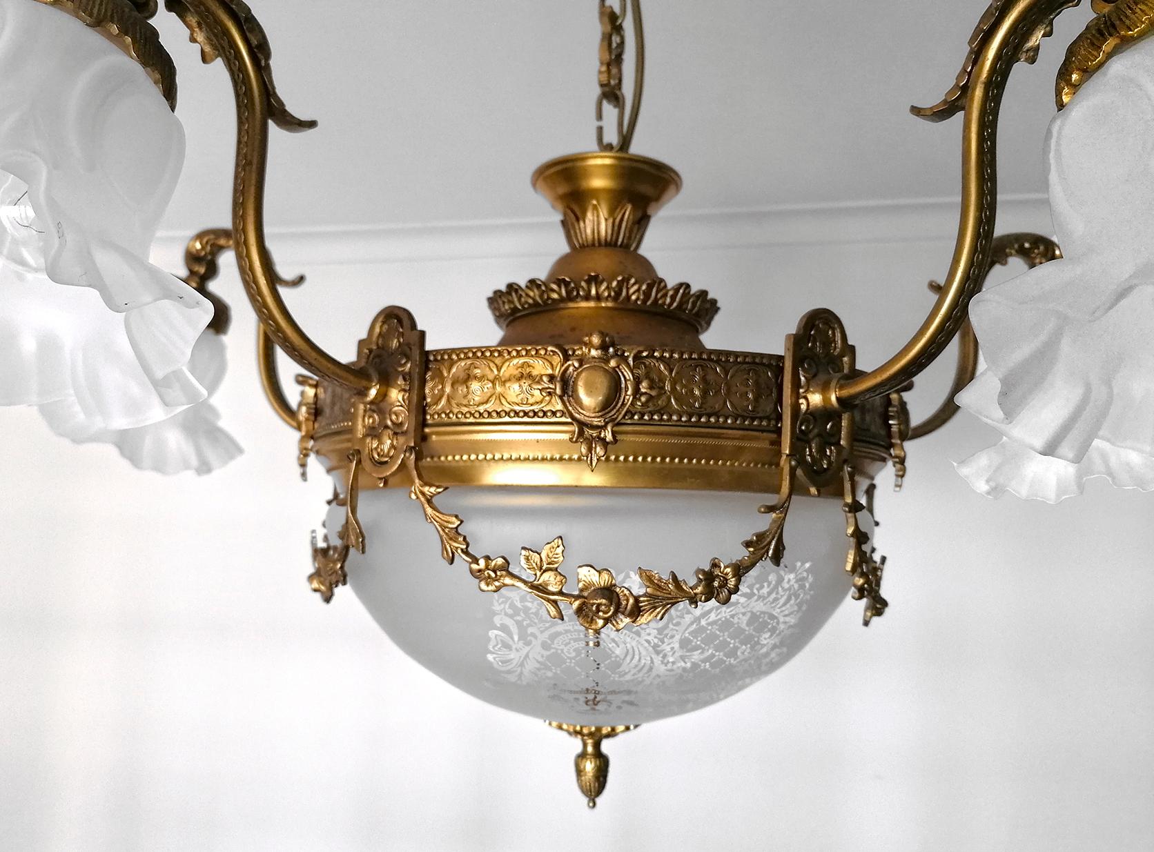 Large French Art Nouveau Empire Gilt Bronze Etched & Glass Chandelier, c1920 For Sale 2