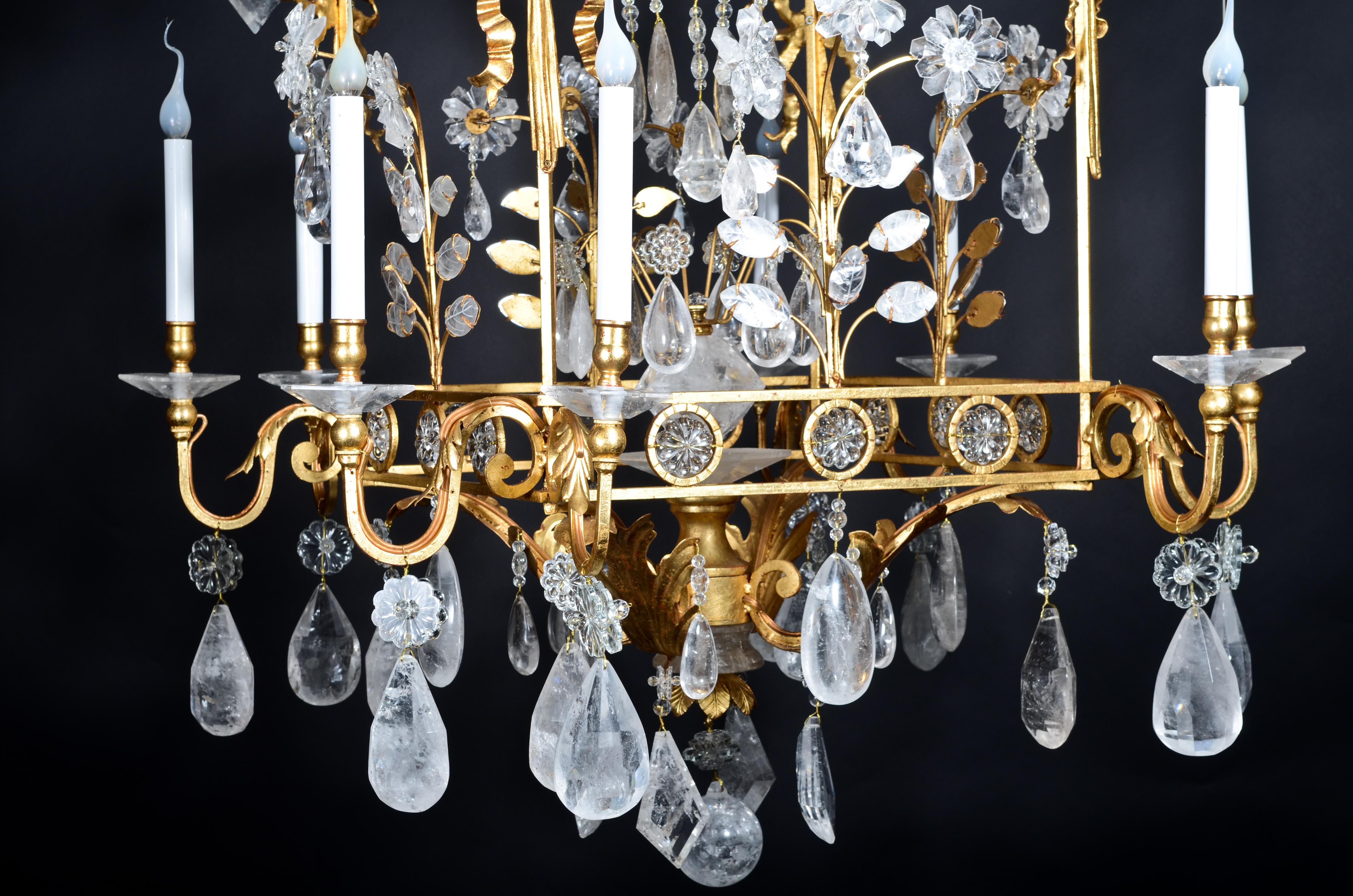 Francese Grande lampadario a lanterna a più luci in stile Bagues francese con cristalli di rocca e doratura in vendita