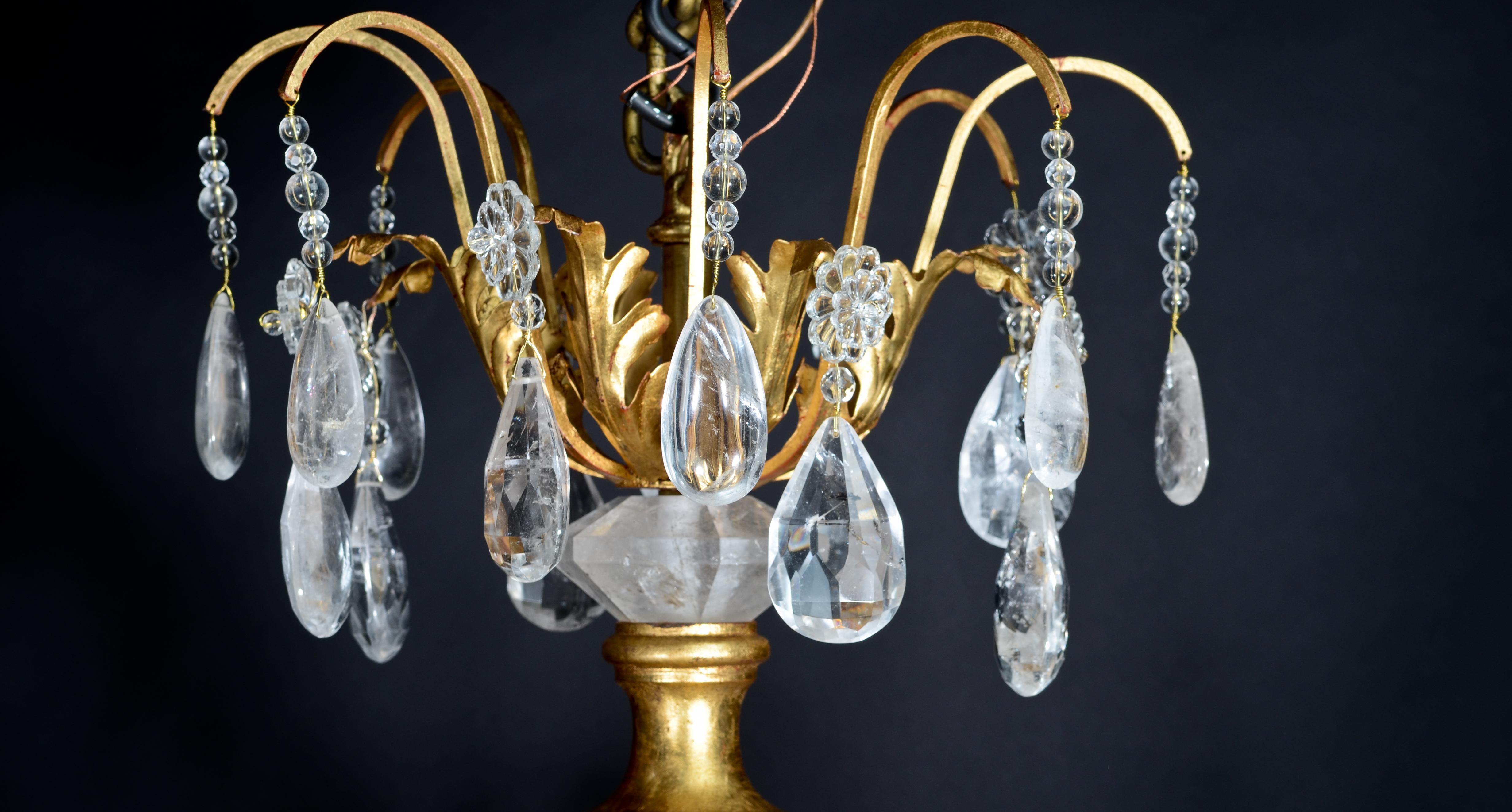 Grande lampadario a lanterna a più luci in stile Bagues francese con cristalli di rocca e doratura In condizioni buone in vendita a New York, NY