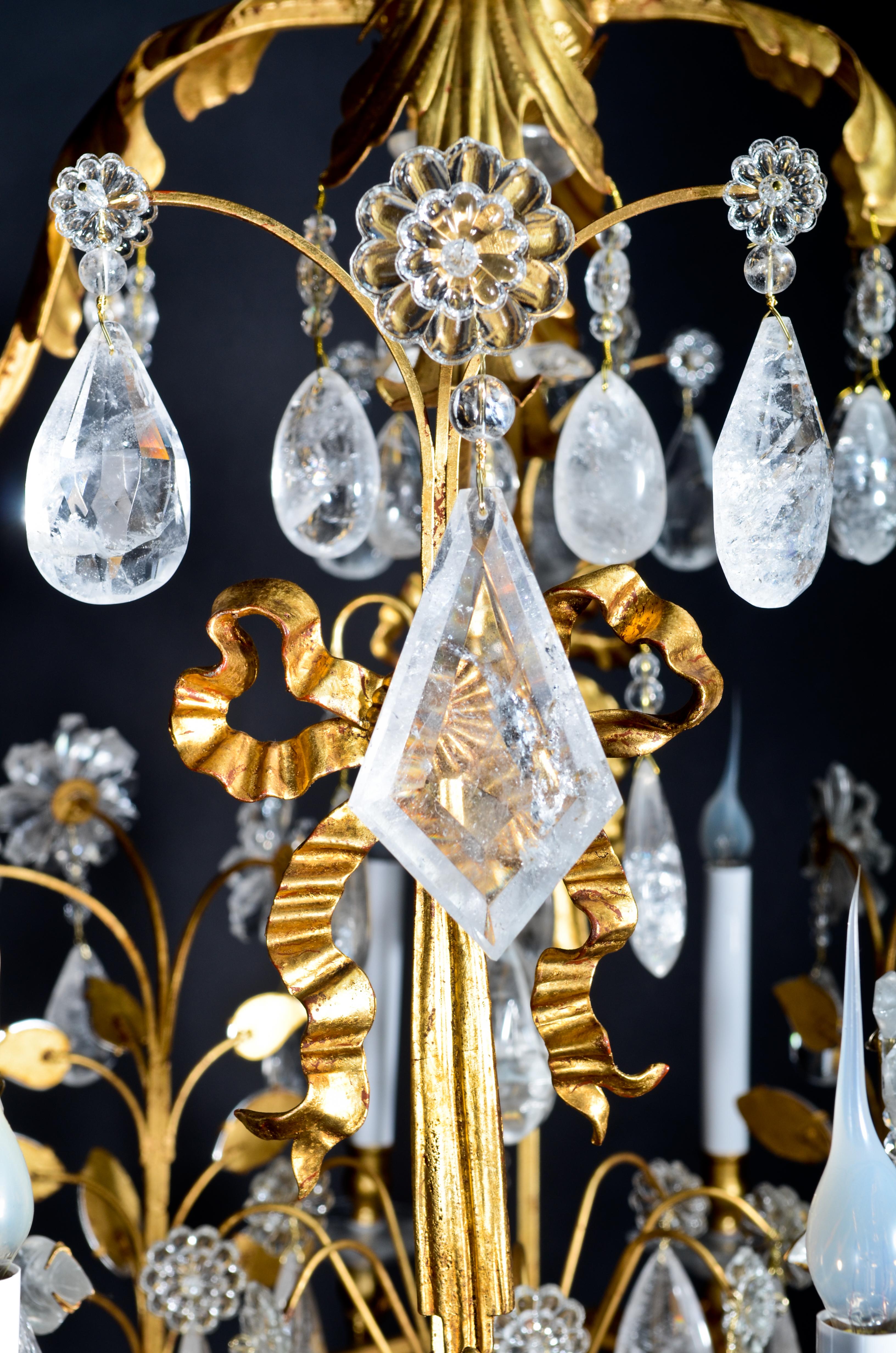 XX secolo Grande lampadario a lanterna a più luci in stile Bagues francese con cristalli di rocca e doratura in vendita