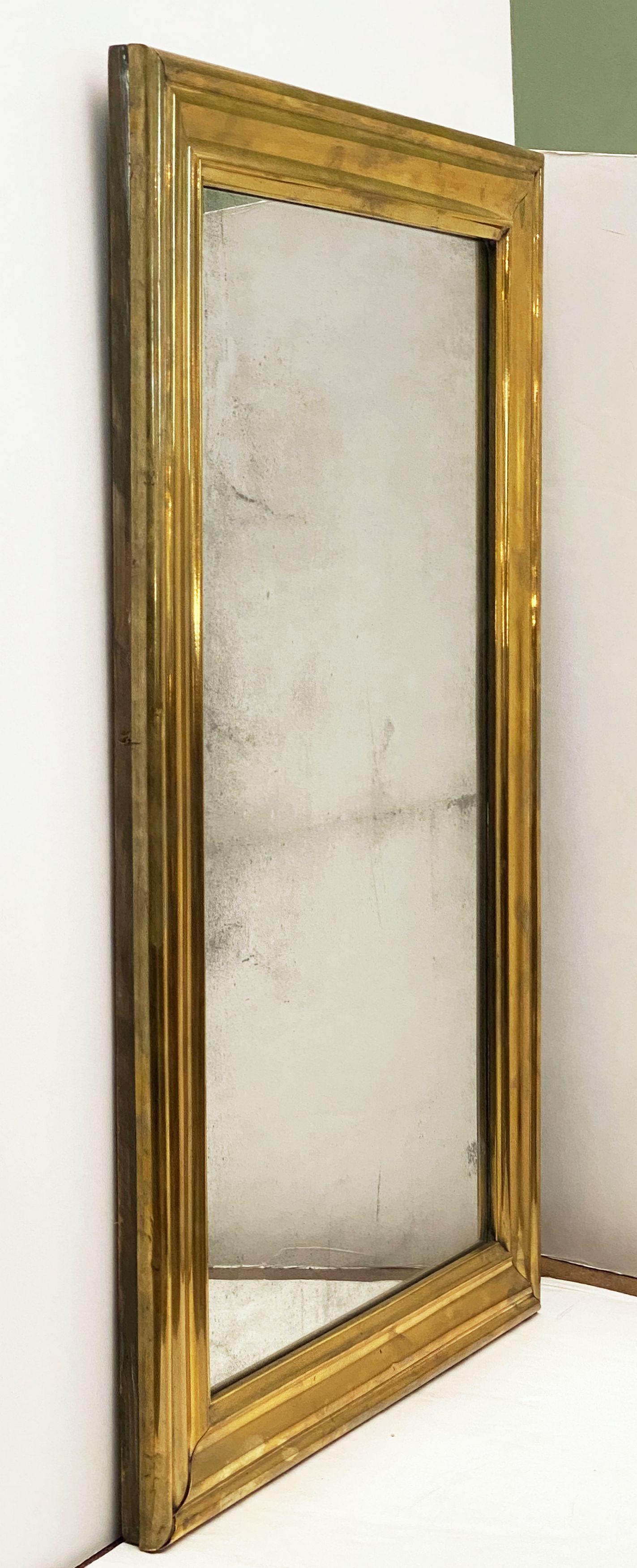 Large French Bistro Mirror of Brass from the Napoleon III Era In Good Condition In Austin, TX