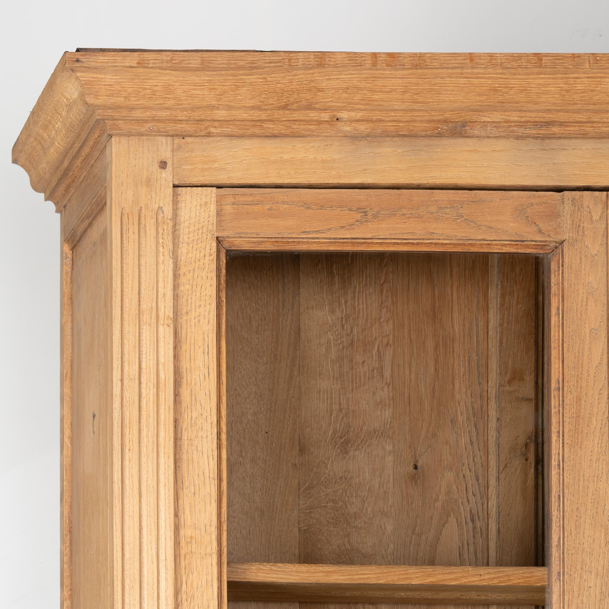 20th Century Large French Bleached Oak Bookcase Display Cabinet, circa 1940 For Sale