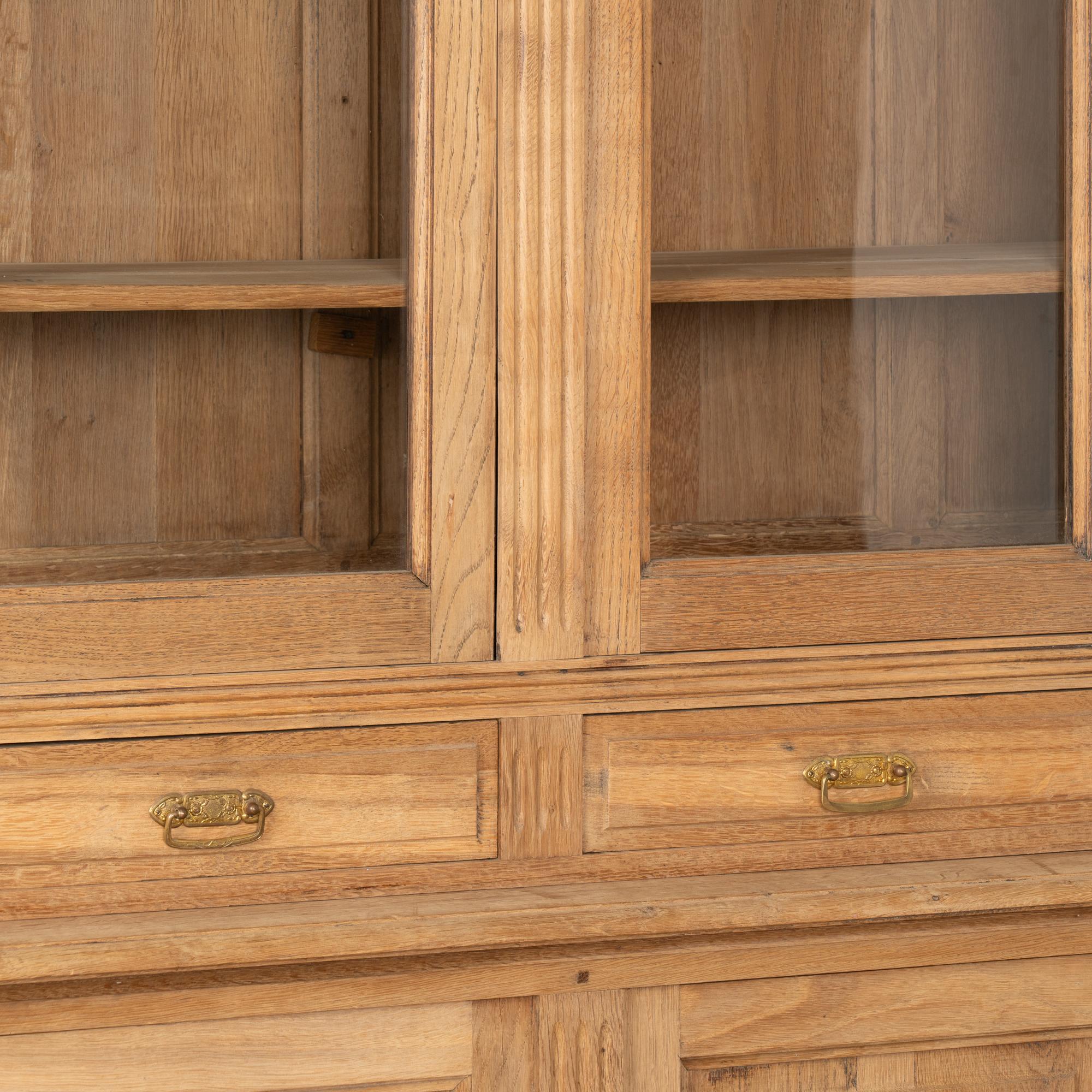 Large French Bleached Oak Bookcase Display Cabinet, circa 1940 For Sale 1