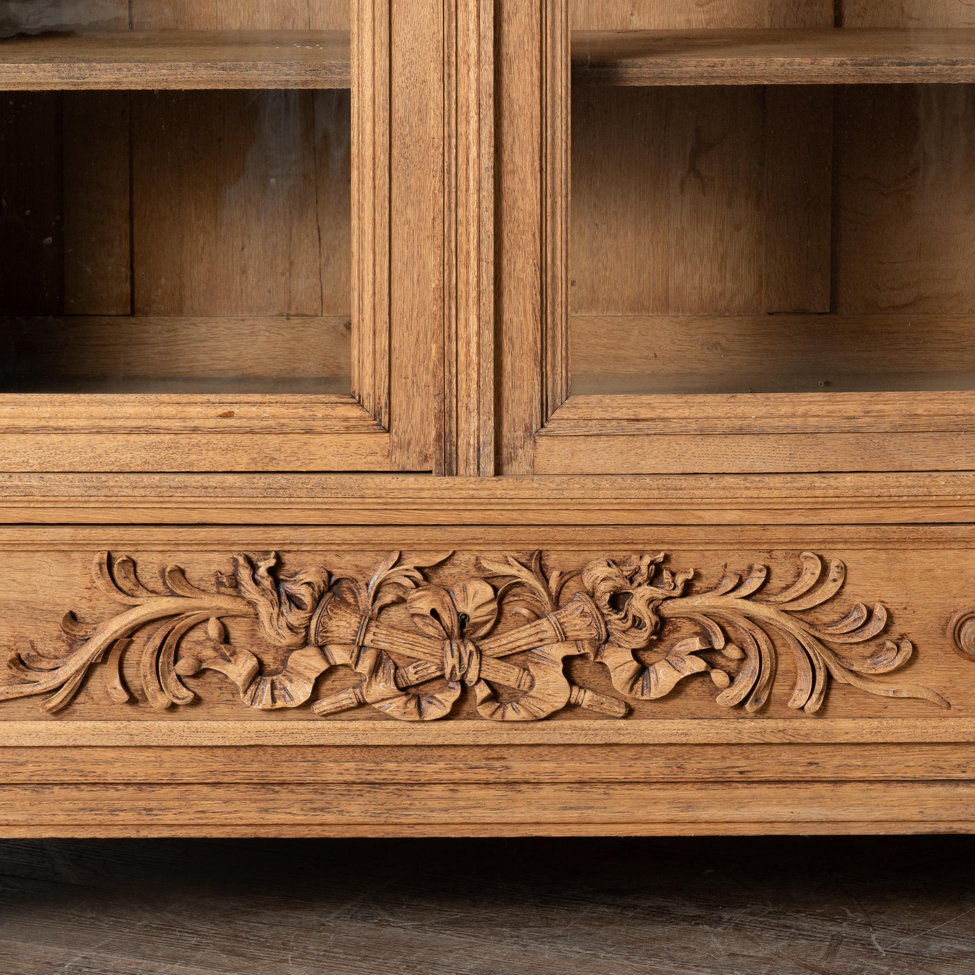 Grande mobile vetrina francese in Oak sbiancato Libreria, circa 1890 in vendita 3