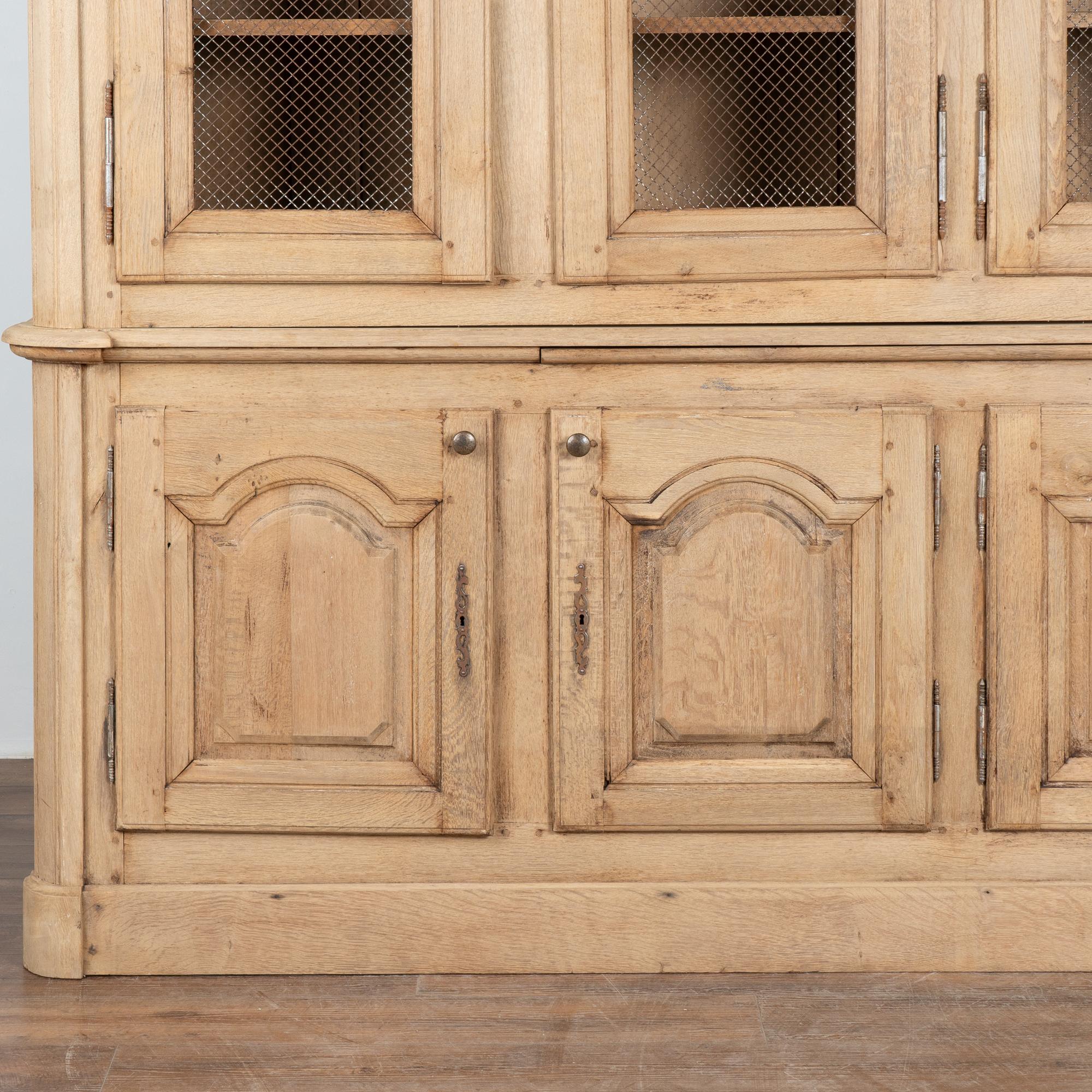 Grande mobile espositivo francese in Oak sbiancato Libreria circa 1890 in vendita 3