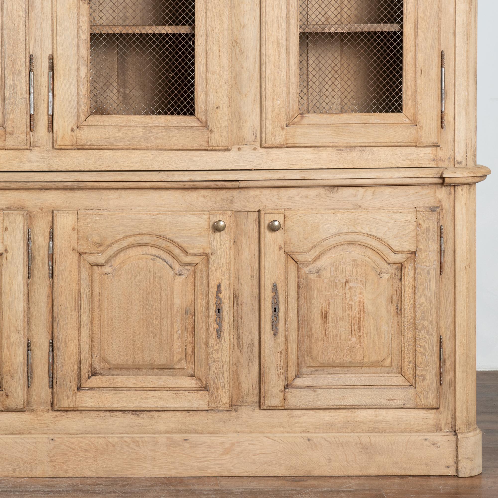 Grande mobile espositivo francese in Oak sbiancato Libreria circa 1890 in vendita 5
