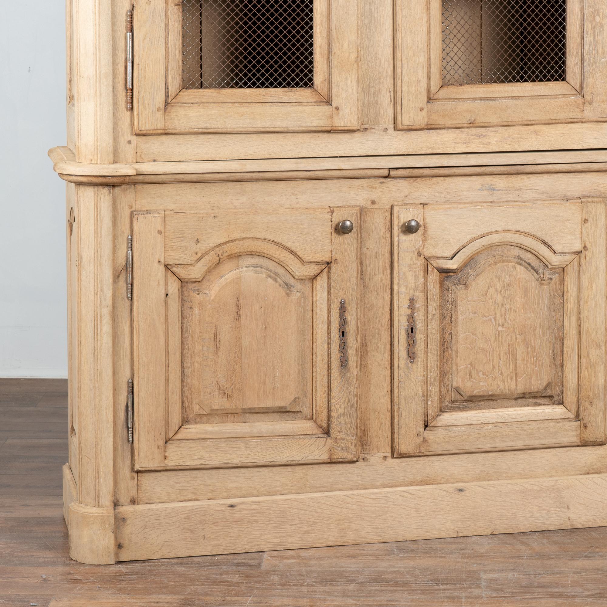 Grande mobile espositivo francese in Oak sbiancato Libreria circa 1890 in vendita 2