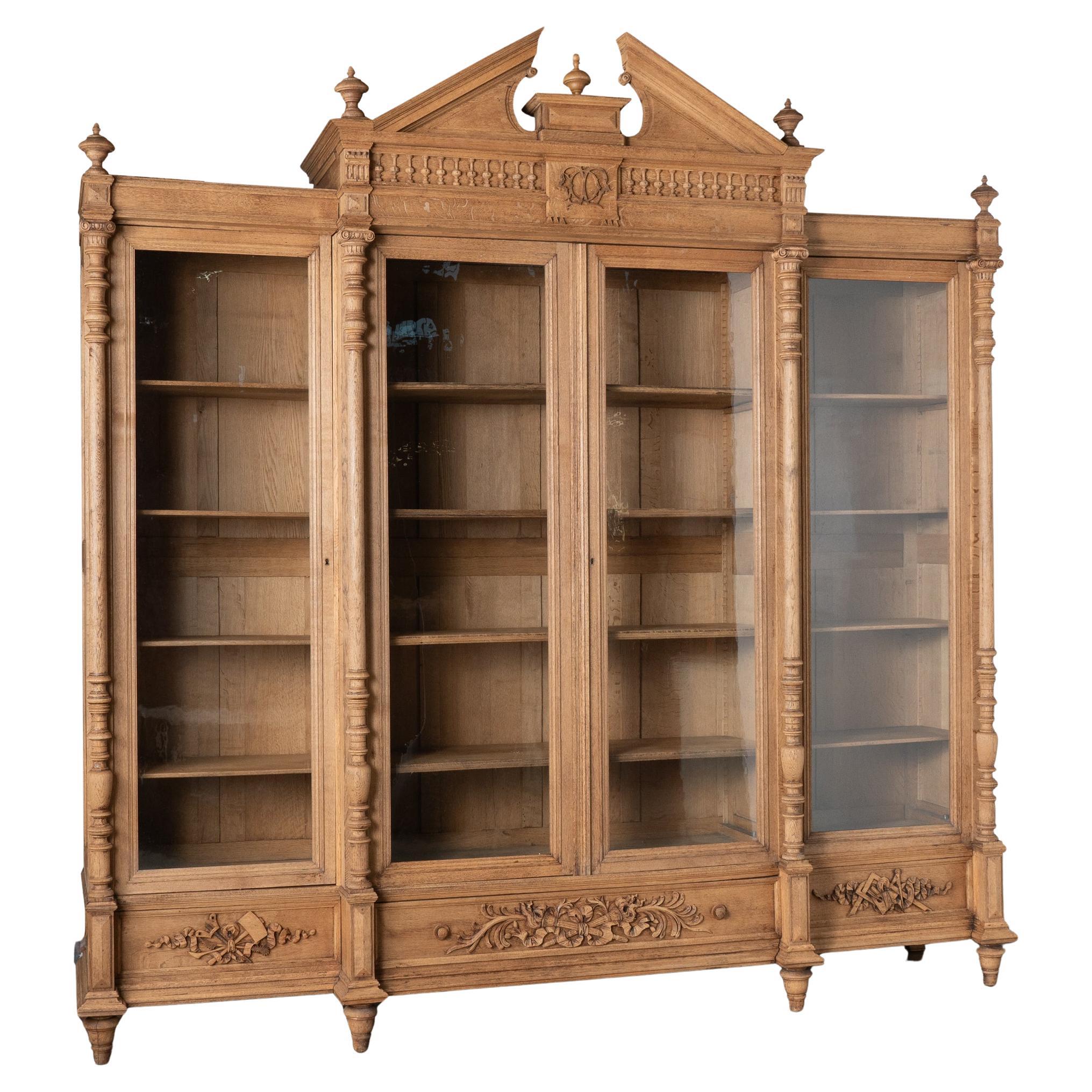 Gran vitrina librería francesa de roble blanqueado, hacia 1890