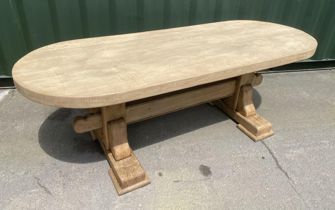 Large French Bleached Oak Farmhouse Dining Table  In Good Condition For Sale In Seaford, GB