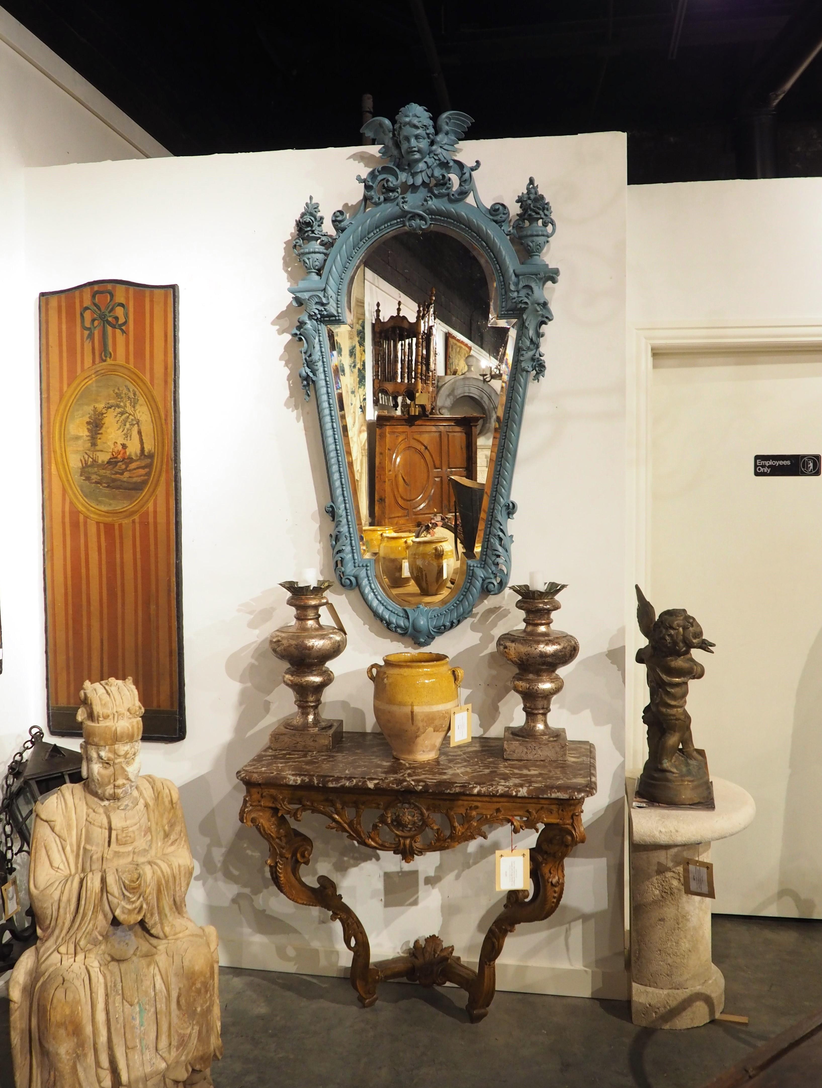 Grand miroir biseauté Napoléon III peint en bleu, Circa 1850 en vente 7