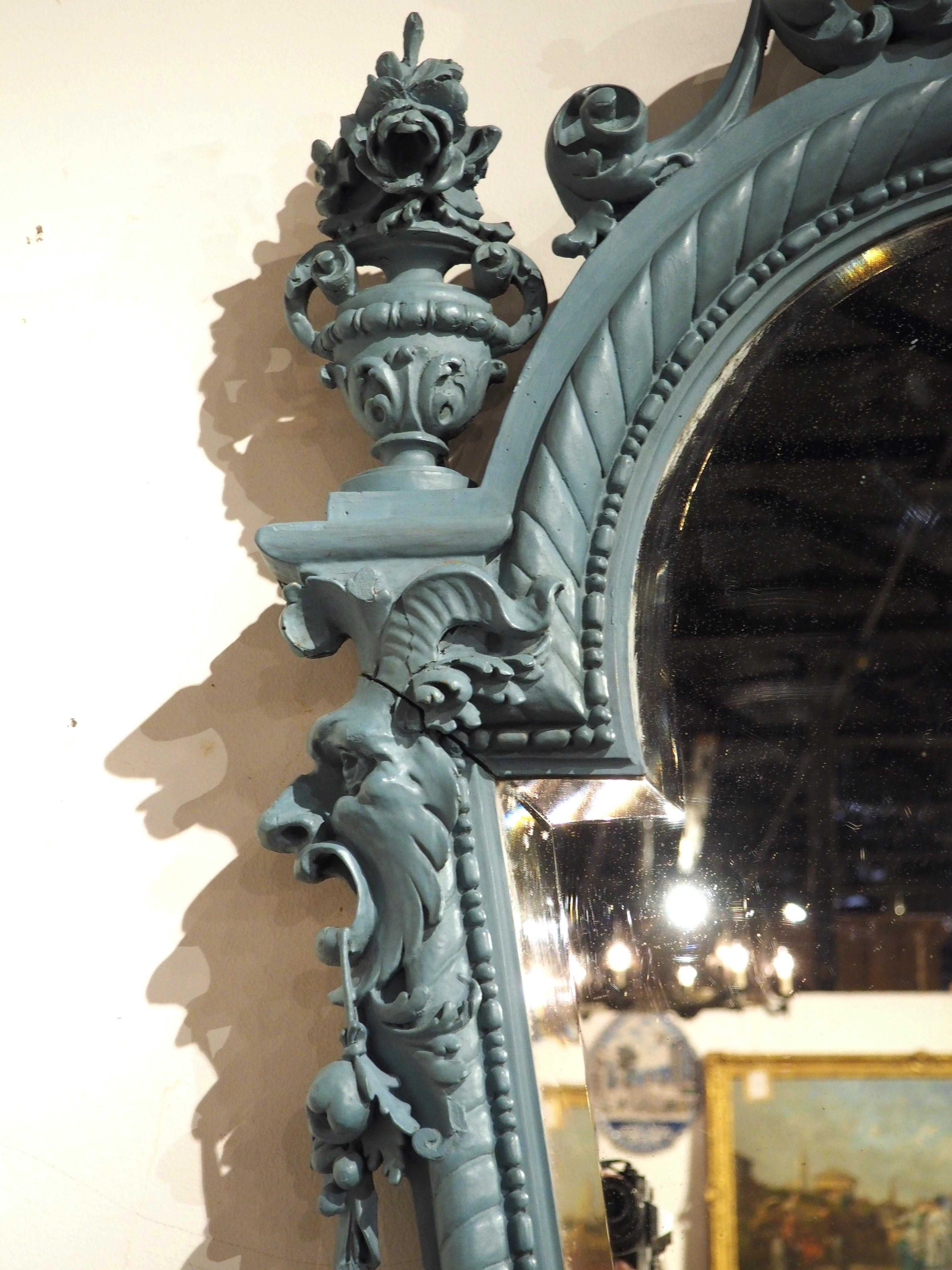 Français Grand miroir biseauté Napoléon III peint en bleu, Circa 1850 en vente