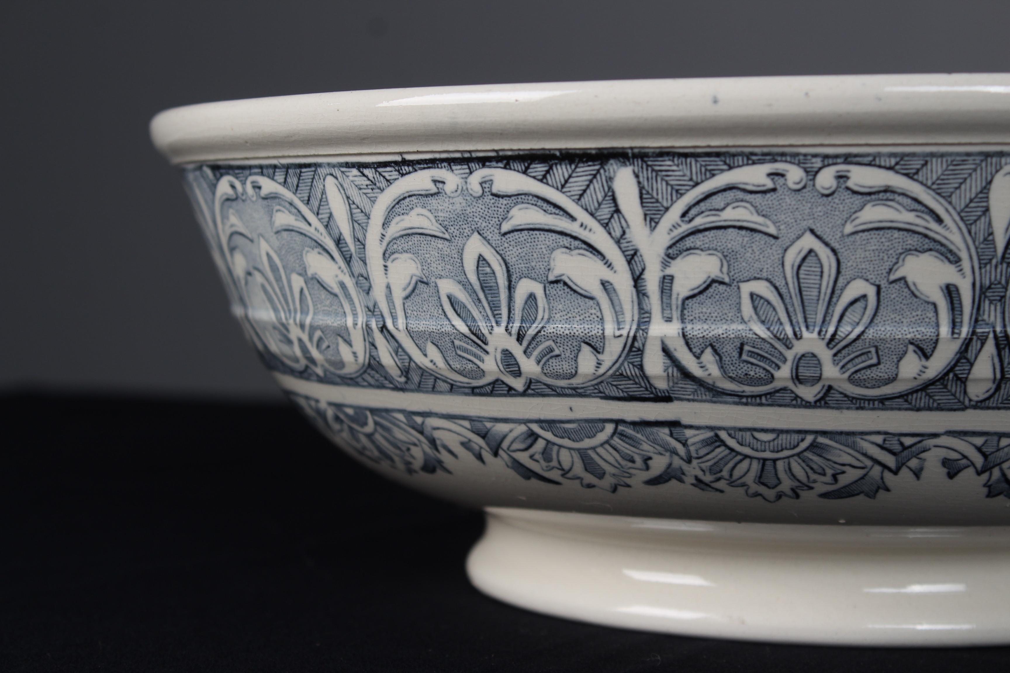 Beautiful large ceramic bowl in a moorish style, France, circa 1880.
Stamped at the bottom 