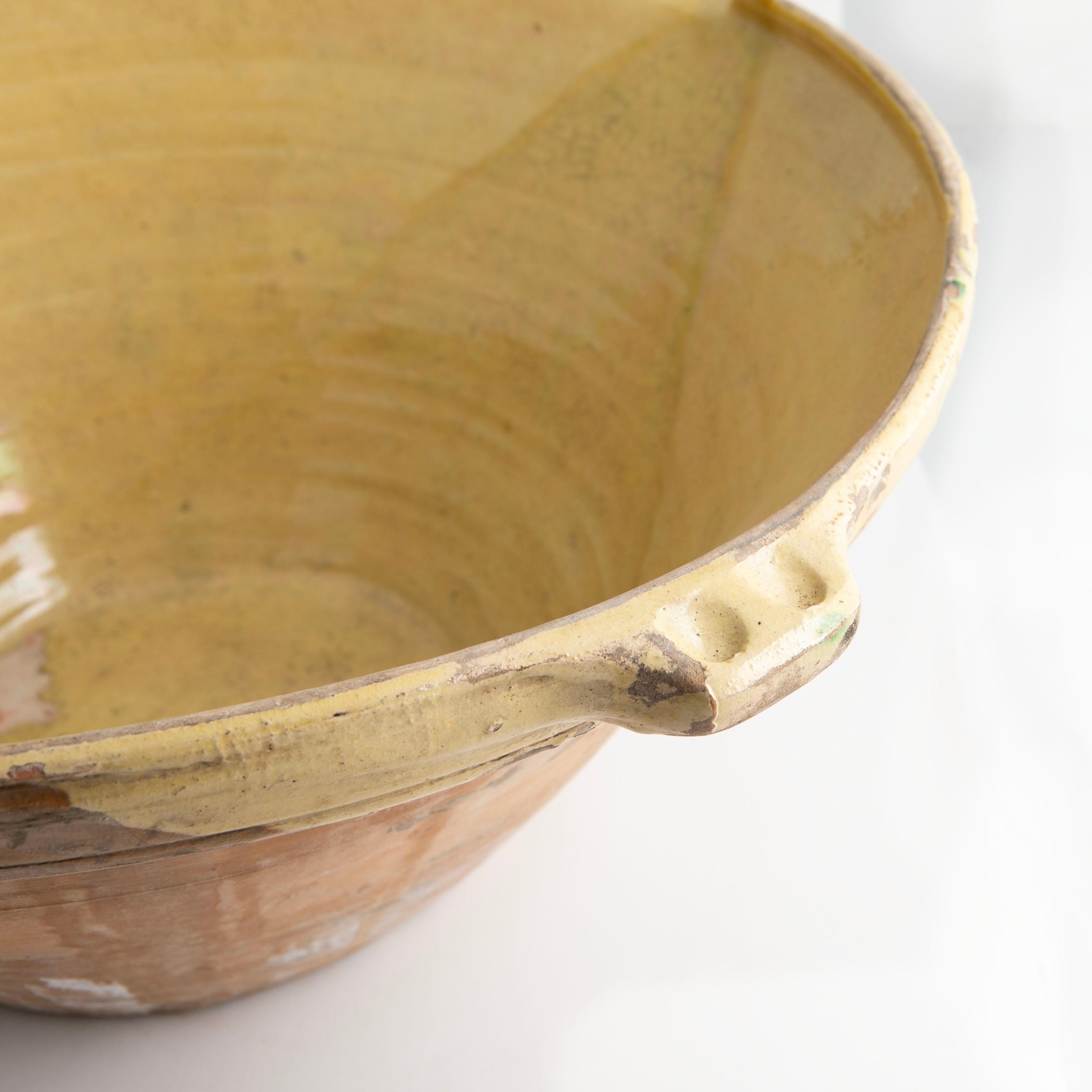Large French Bowl 'Tian' with Yellow Glaze, 19th Century For Sale 1
