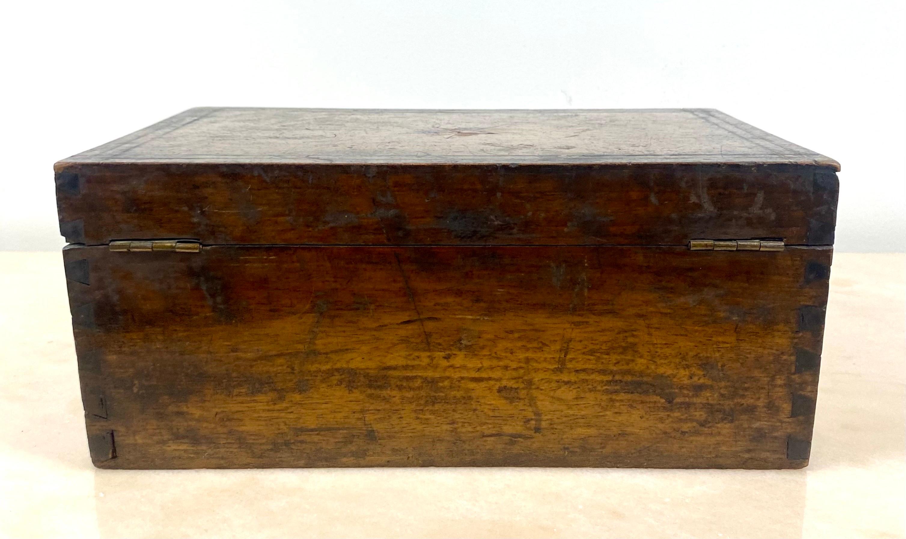 19th Century Large French box in marquetry wood -Star - Louis Philippe period  France 19th