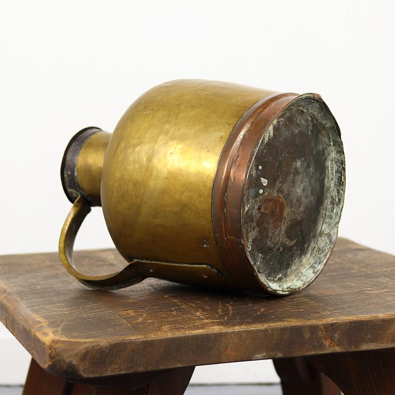 Fatto a mano Large French Brass 'Canne à Lait' - Milk Jug in vendita