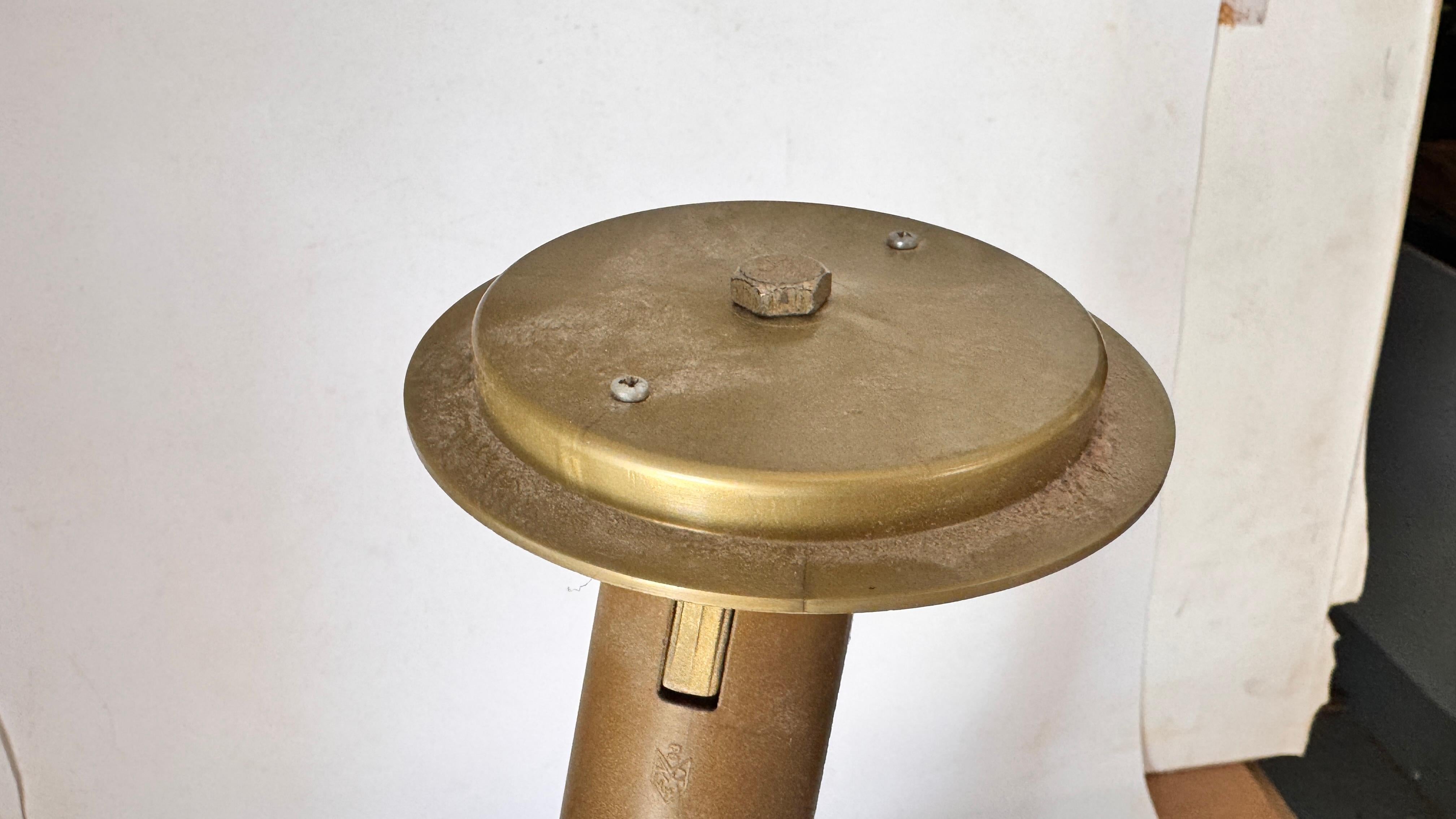 Große französische Fisch-Tischlampe aus Messing und vergoldetem Metall - 1970er Jahre im Angebot 5