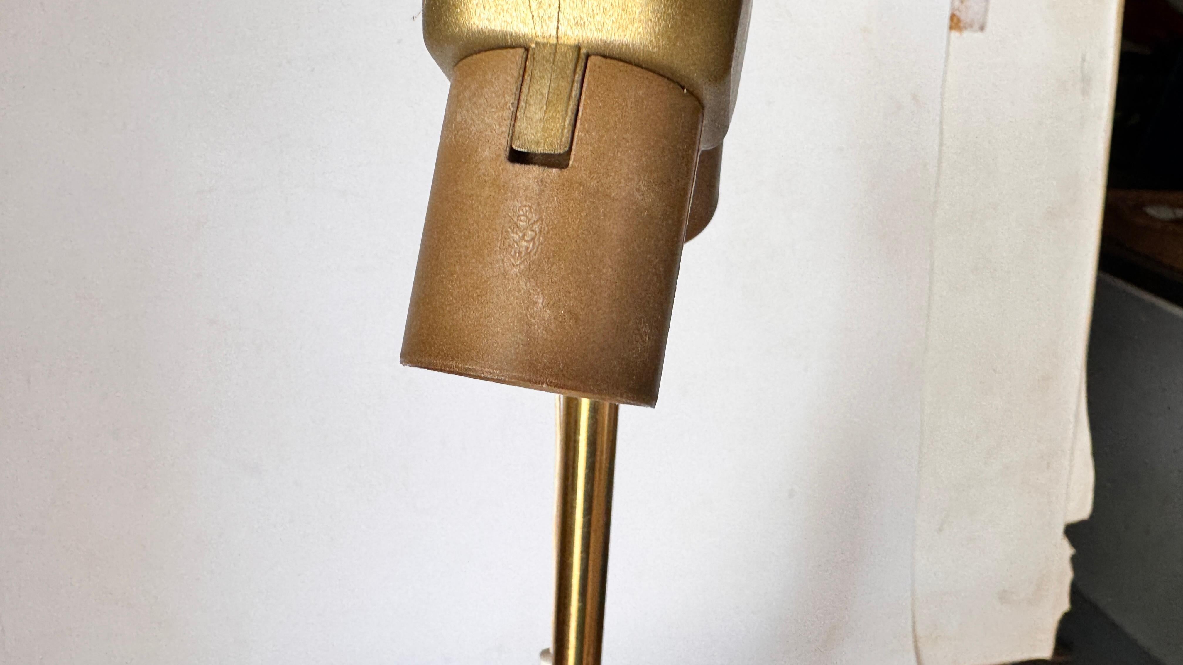 Große französische Fisch-Tischlampe aus Messing und vergoldetem Metall - 1970er Jahre im Angebot 6