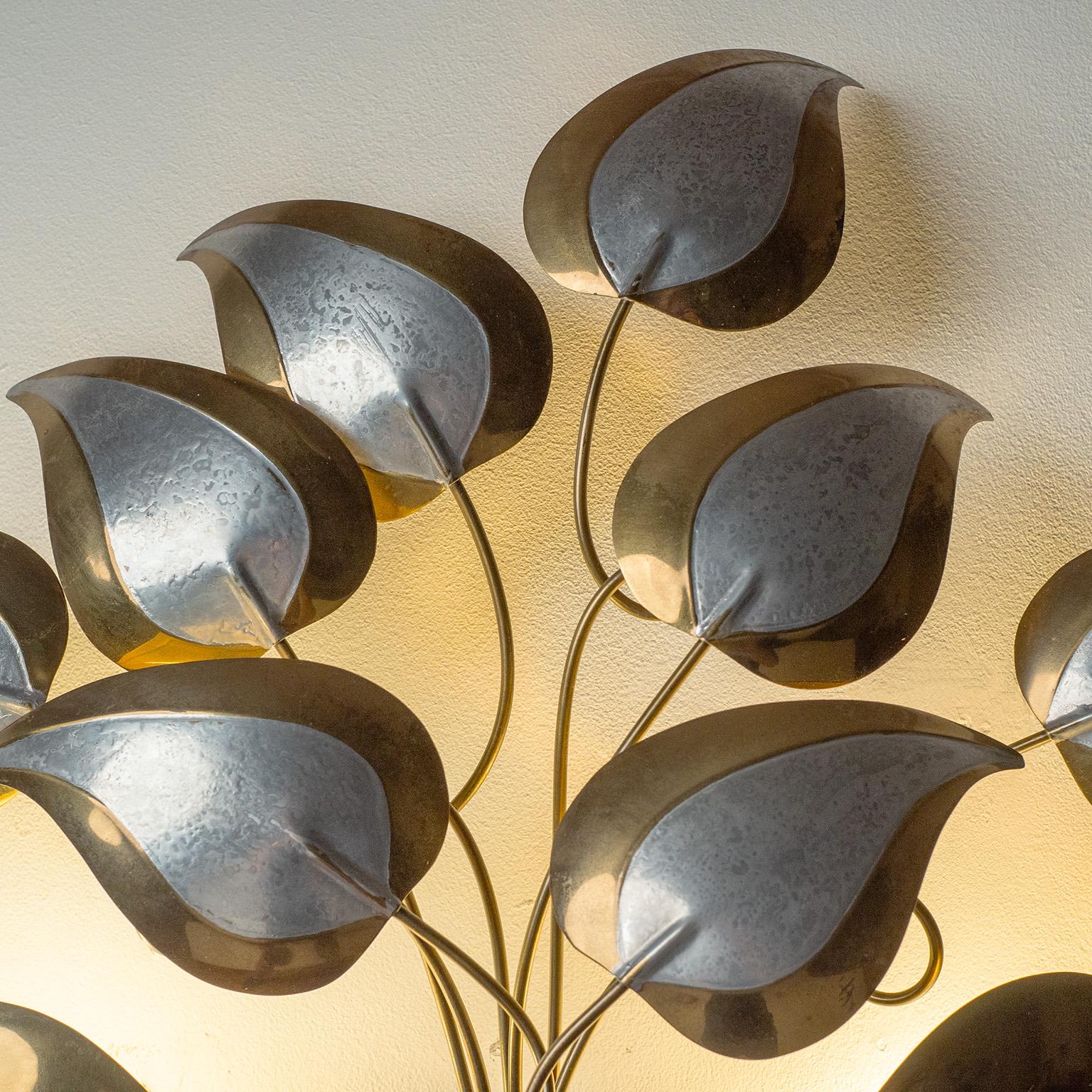 Large French Brass Wall Light, circa 1970 In Good Condition For Sale In Vienna, AT