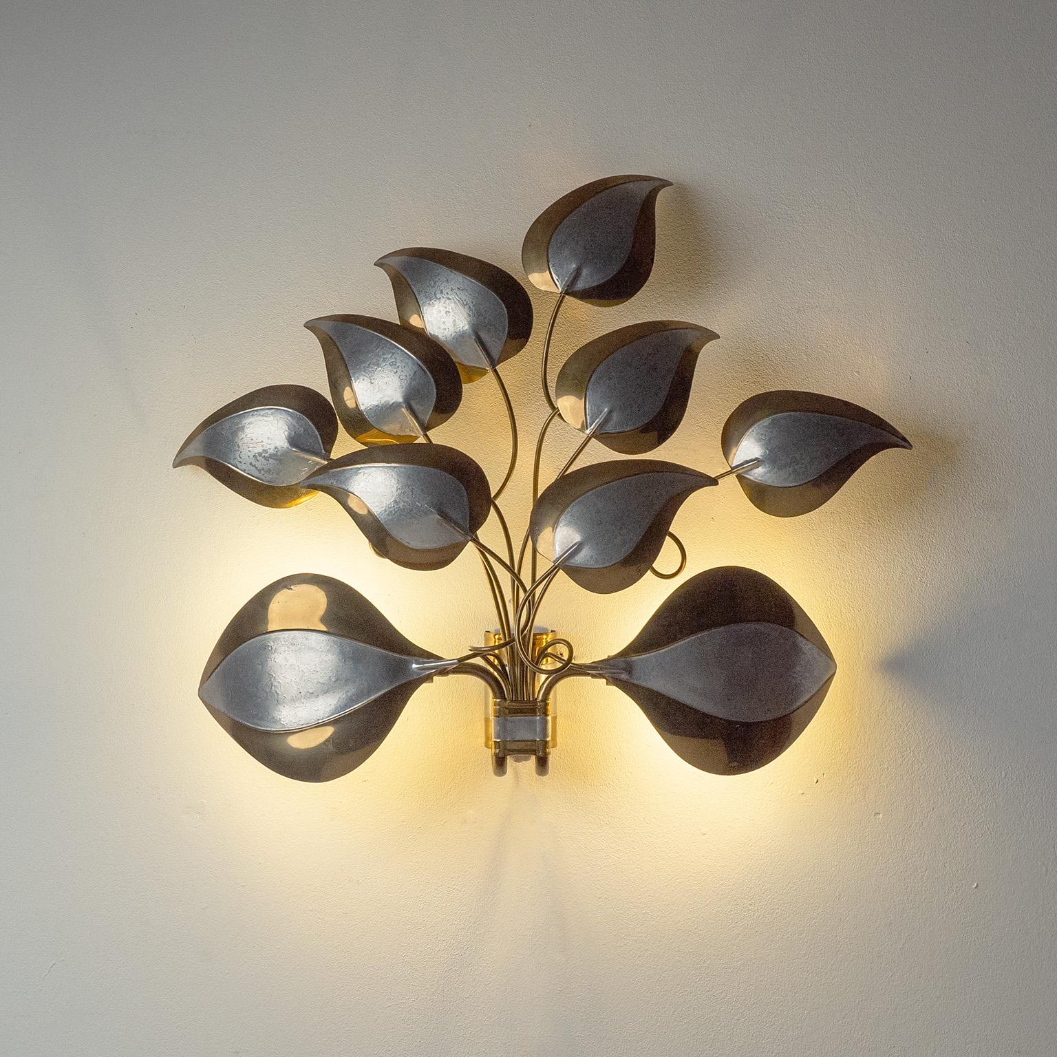 Late 20th Century Large French Brass Wall Light, circa 1970 For Sale