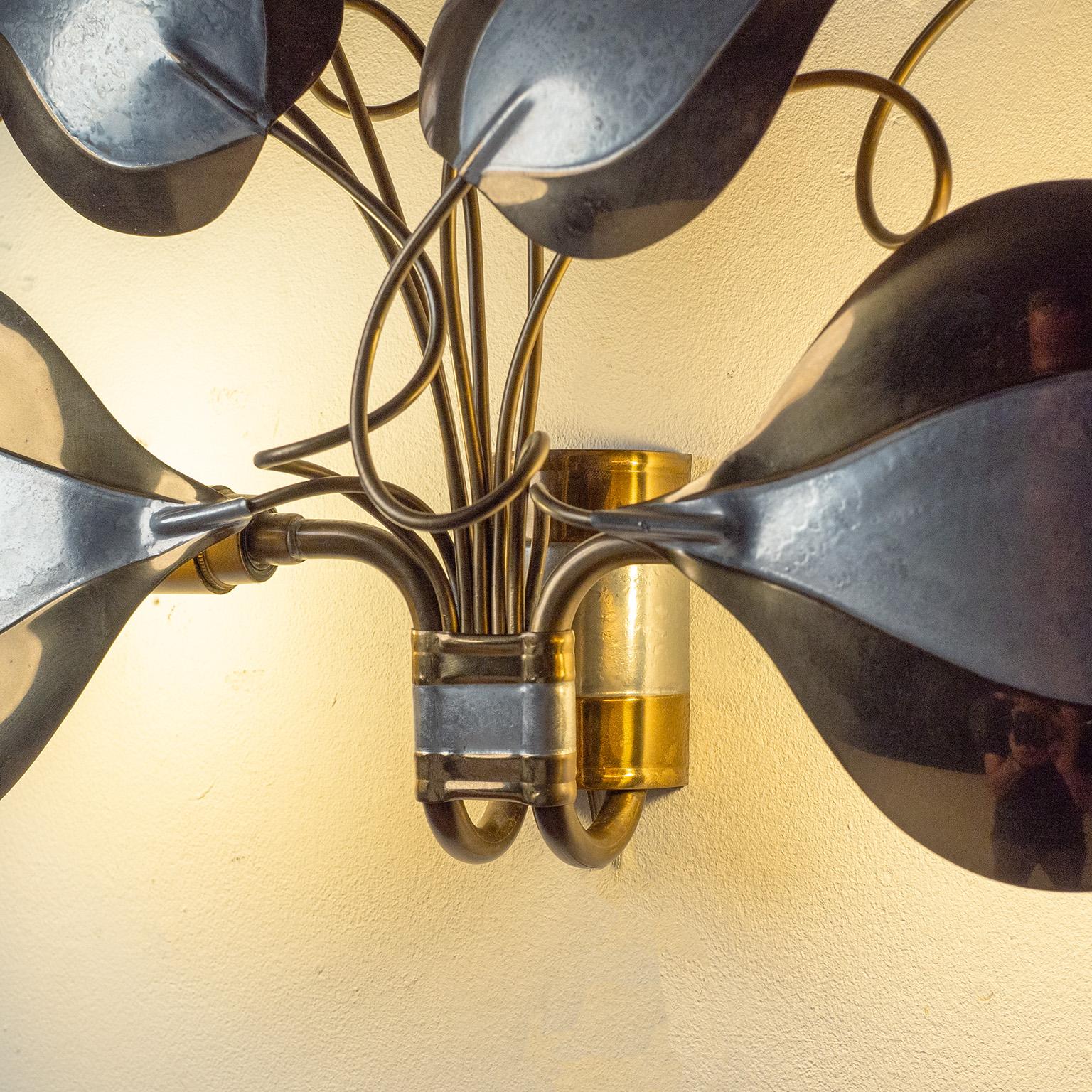 Large French Brass Wall Light, circa 1970 For Sale 2