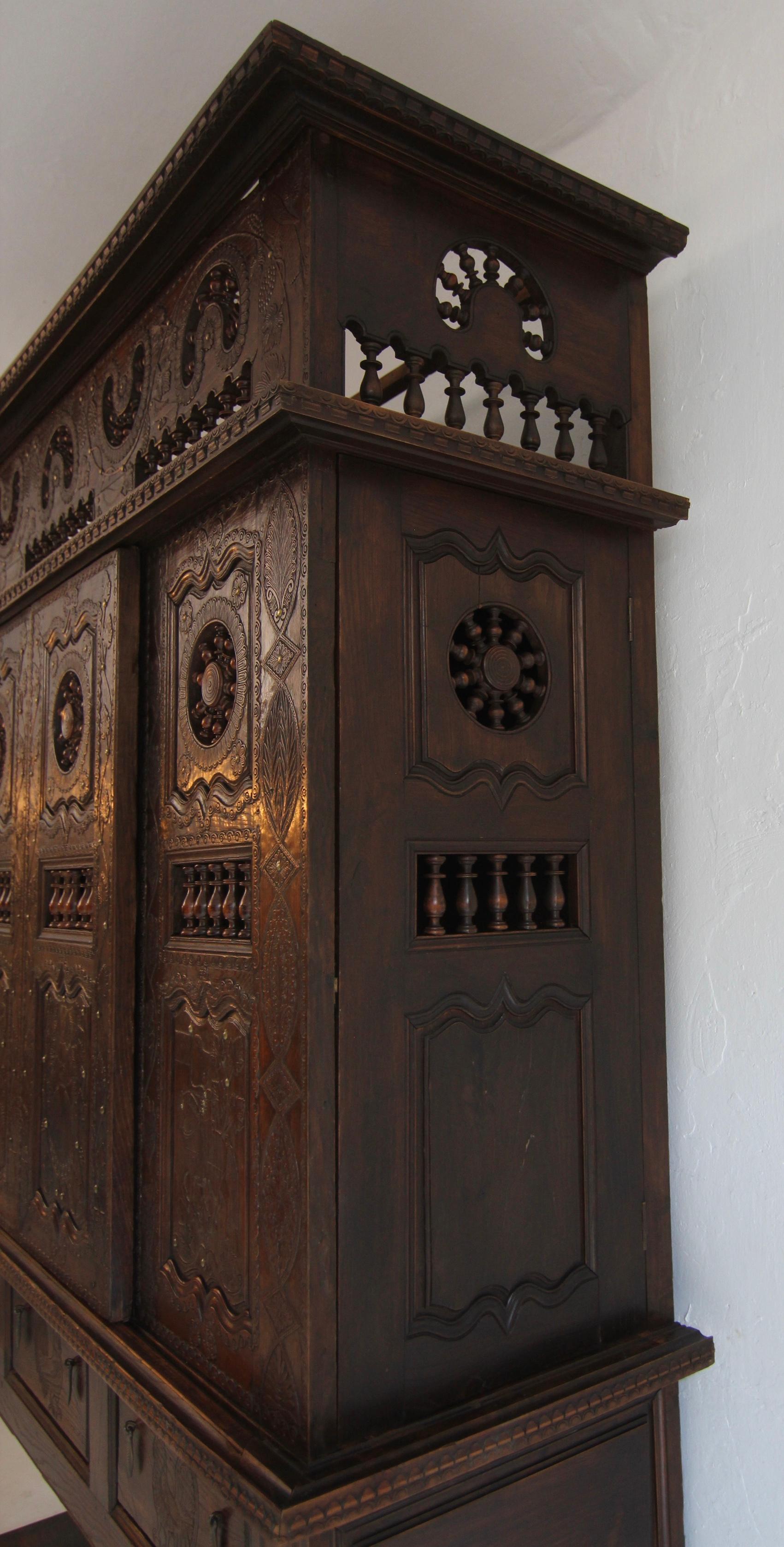 Large French Breton lit-clos Cabinet from 1817 For Sale 7