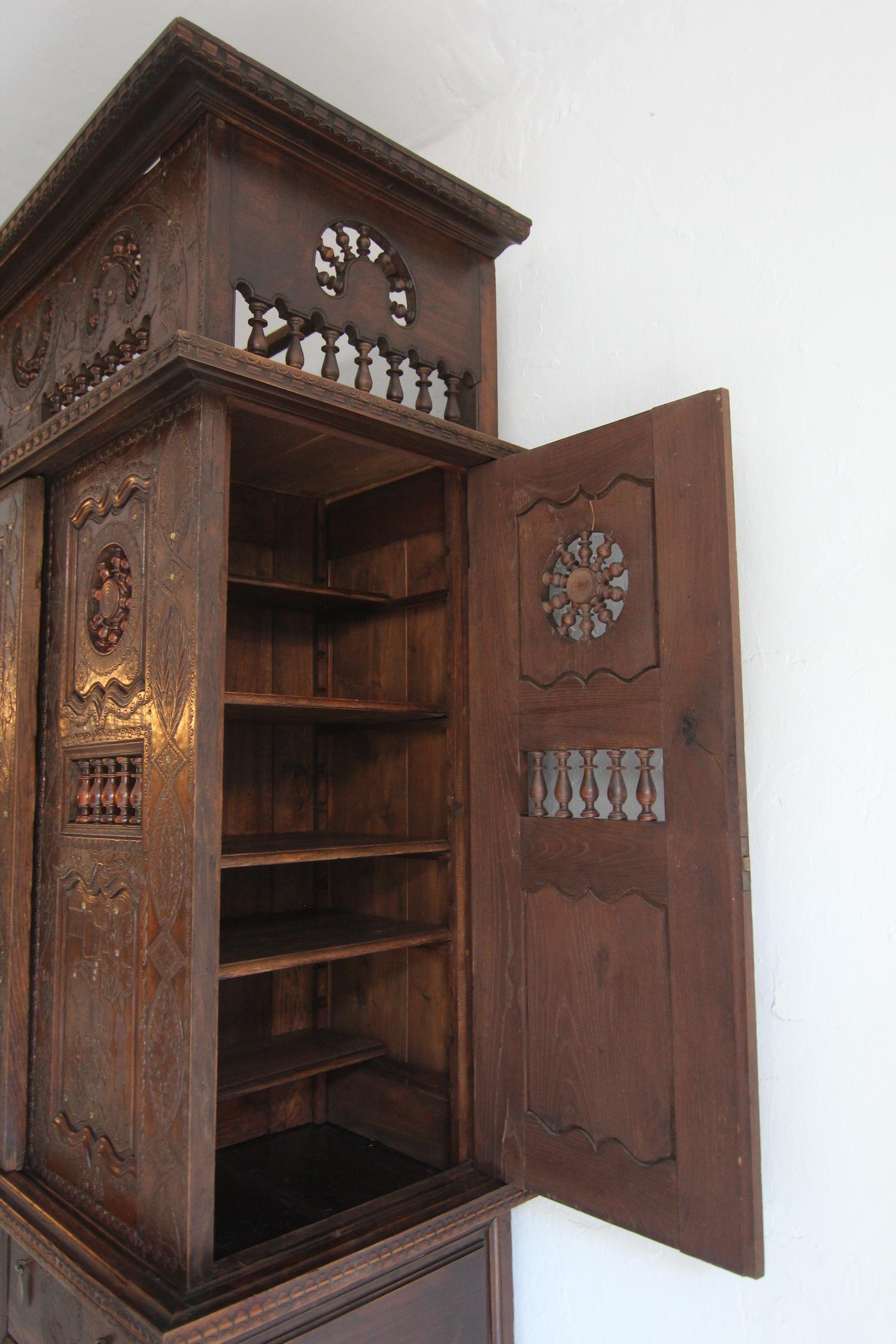 Large French Breton lit-clos Cabinet from 1817 For Sale 9
