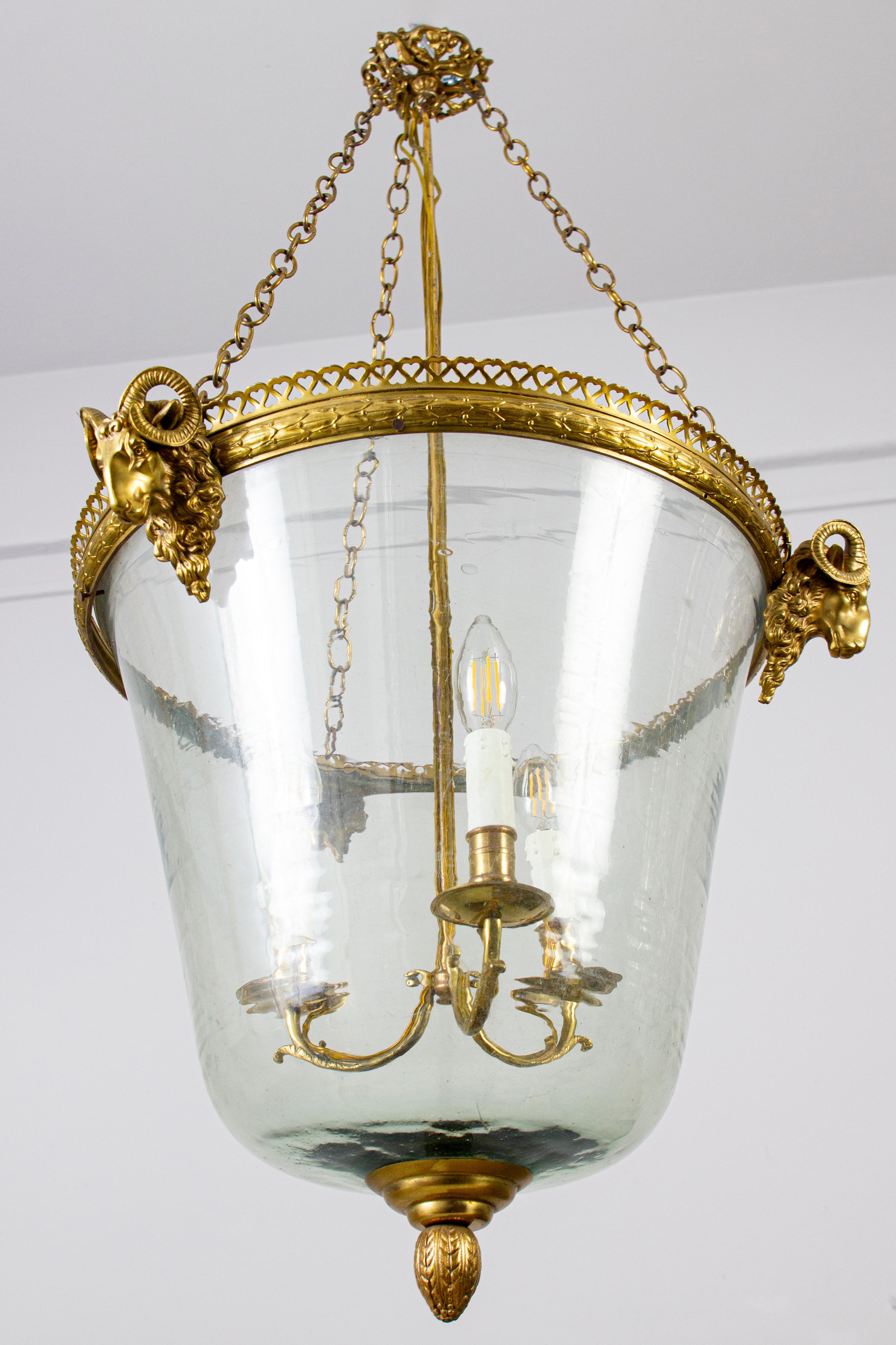 Großes Französisch  Bronze-Laterne oder Hängeleuchte im Louis-XVI.-Stil im Angebot 1