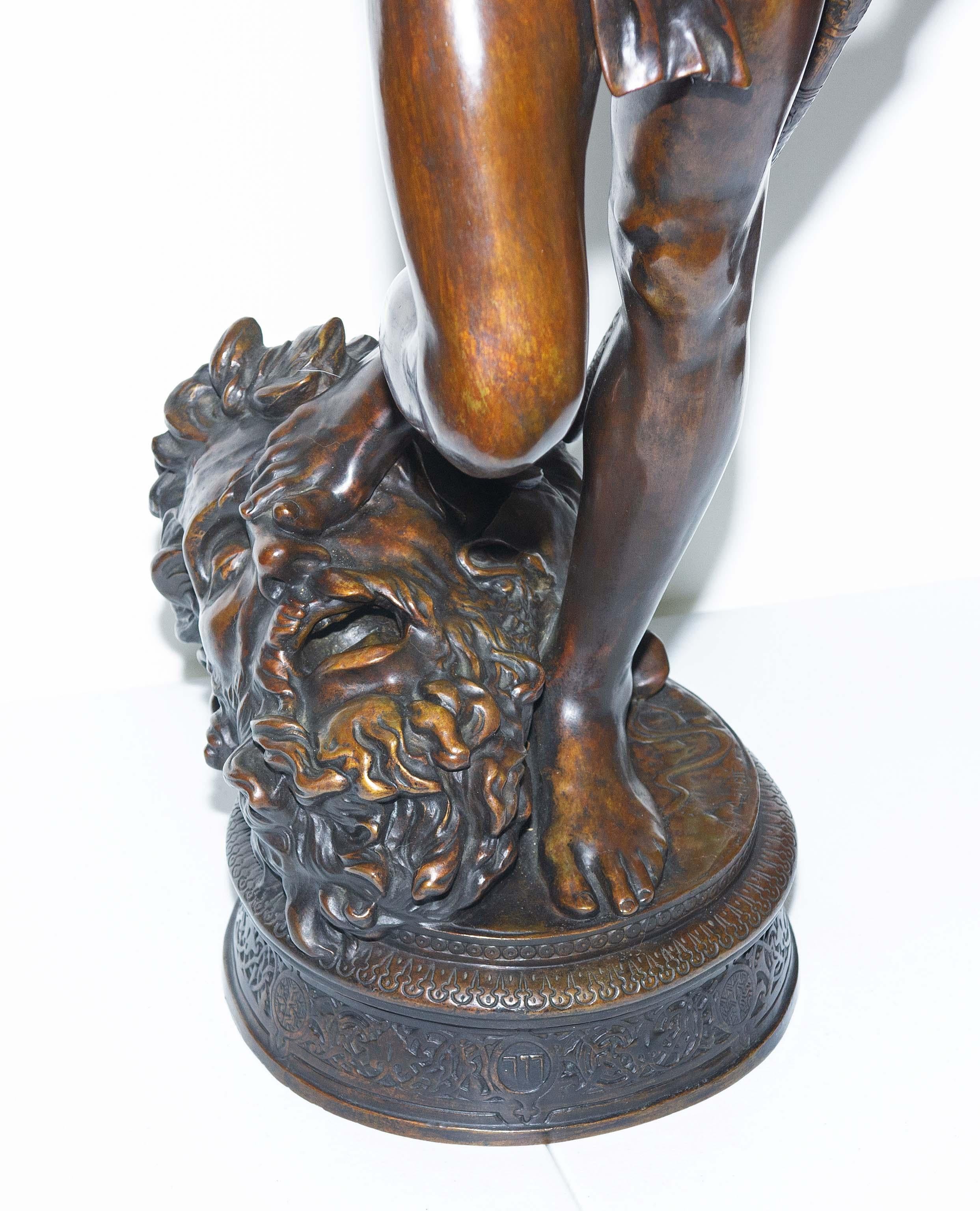 Grande sculpture française en bronze de David et Goliath par Antonin Mercié en vente 1