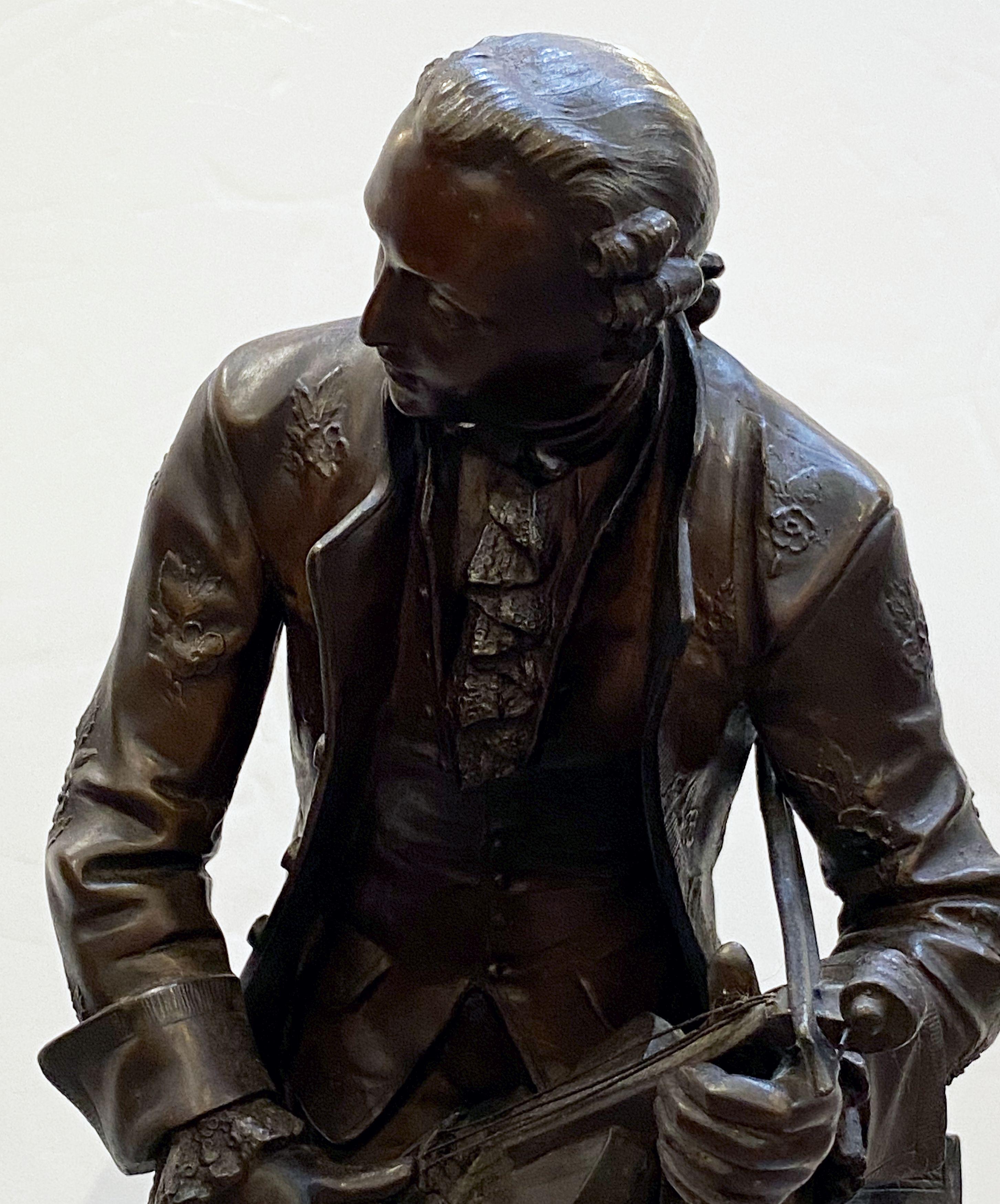 XIXe siècle Grande figurine française en bronze d'un musicien, d'après Mathurin Moreau en vente